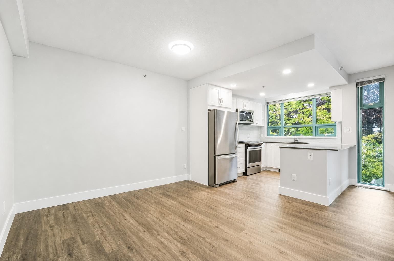 304 - 150 E Keith Road, North Vancouver, V7L 1T8 — photo 2