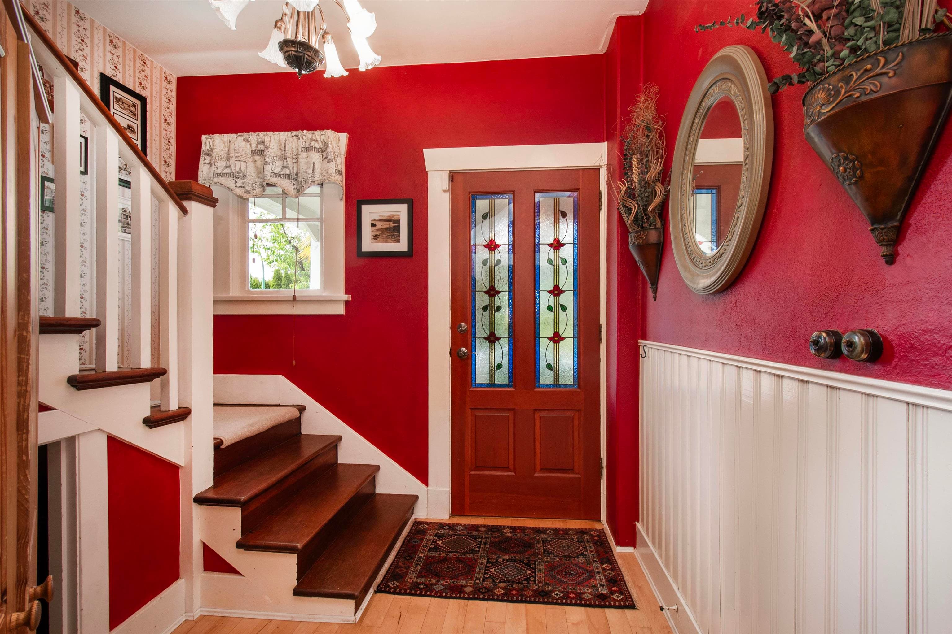 1560 Macgowan Avenue, North Vancouver, V7P 2X2 — photo 5