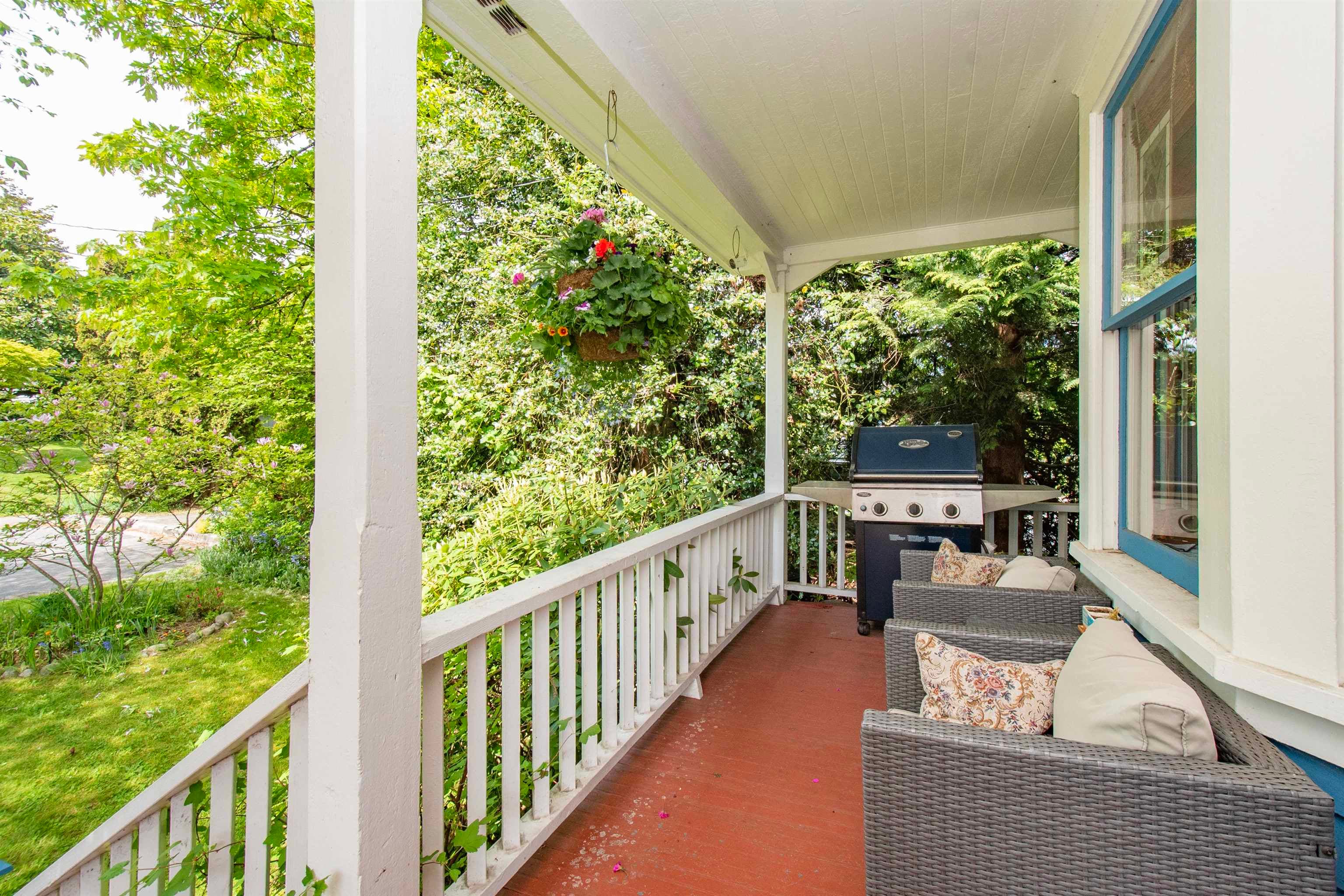 1560 Macgowan Avenue, North Vancouver, V7P 2X2 — photo 4