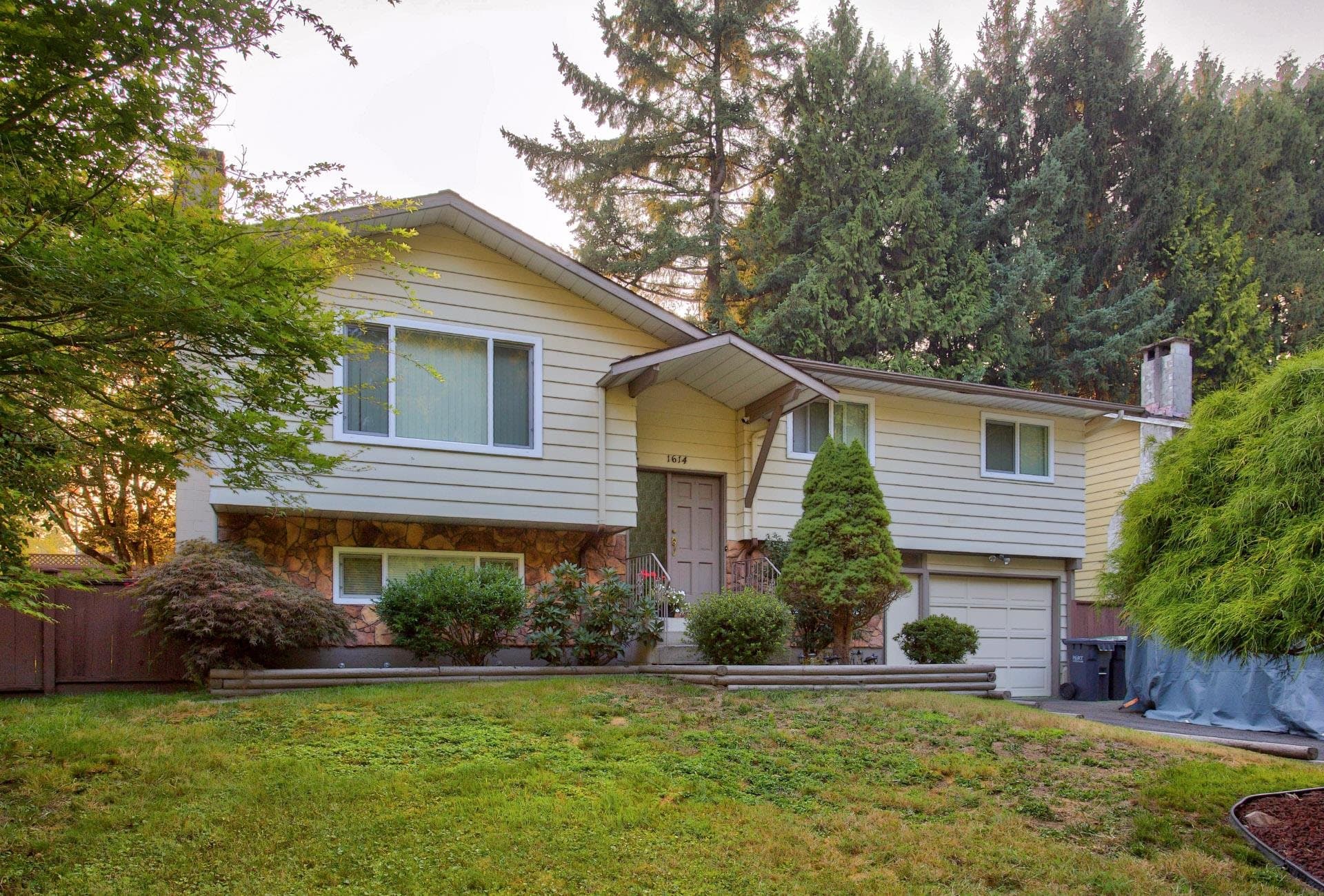 1614 Connaught Drive, Port Coquitlam, V3C 4G8 — photo 1