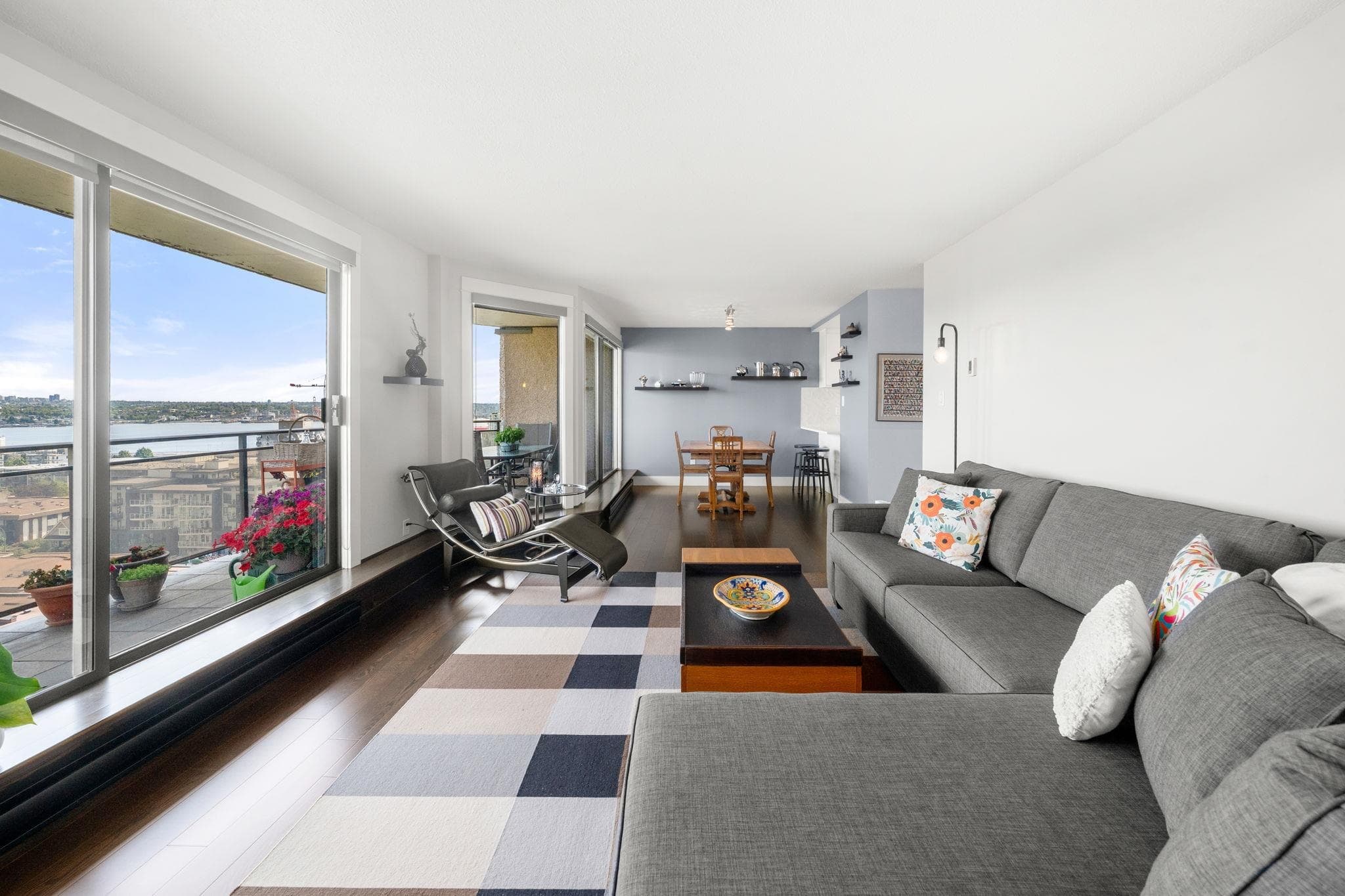 1101 - 444 Lonsdale Avenue, North Vancouver, V7M 3H5 — photo 2