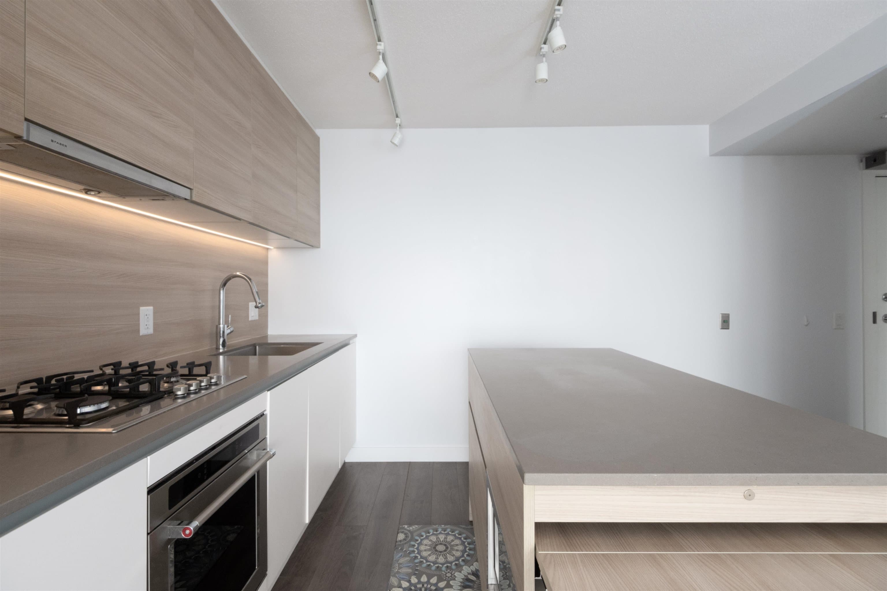 1012 - 988 Quayside Drive, New Westminster, V3M 0L5 — photo 5