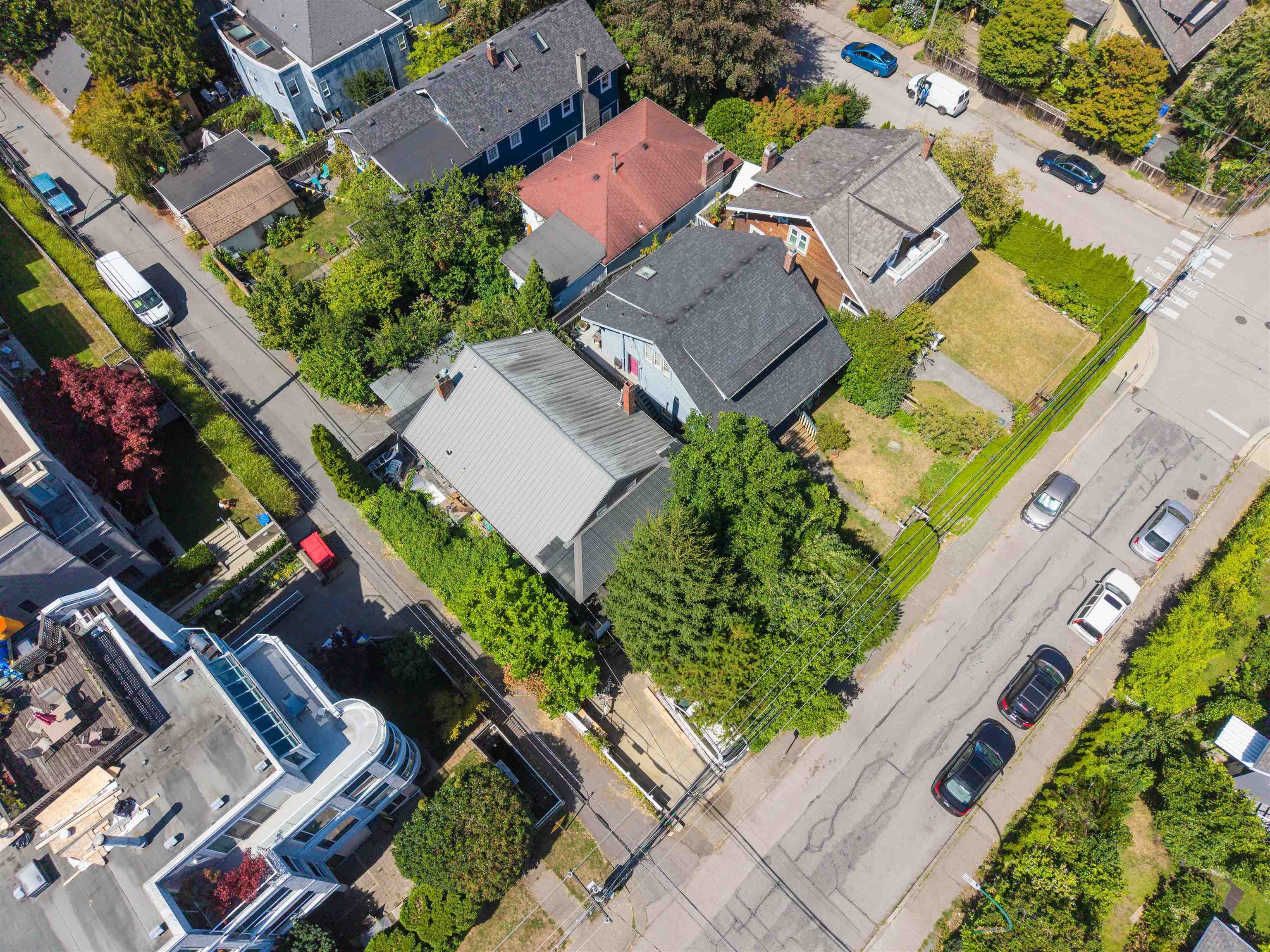 2413 Collingwood Street, Vancouver, V6R 3L3 — photo 2