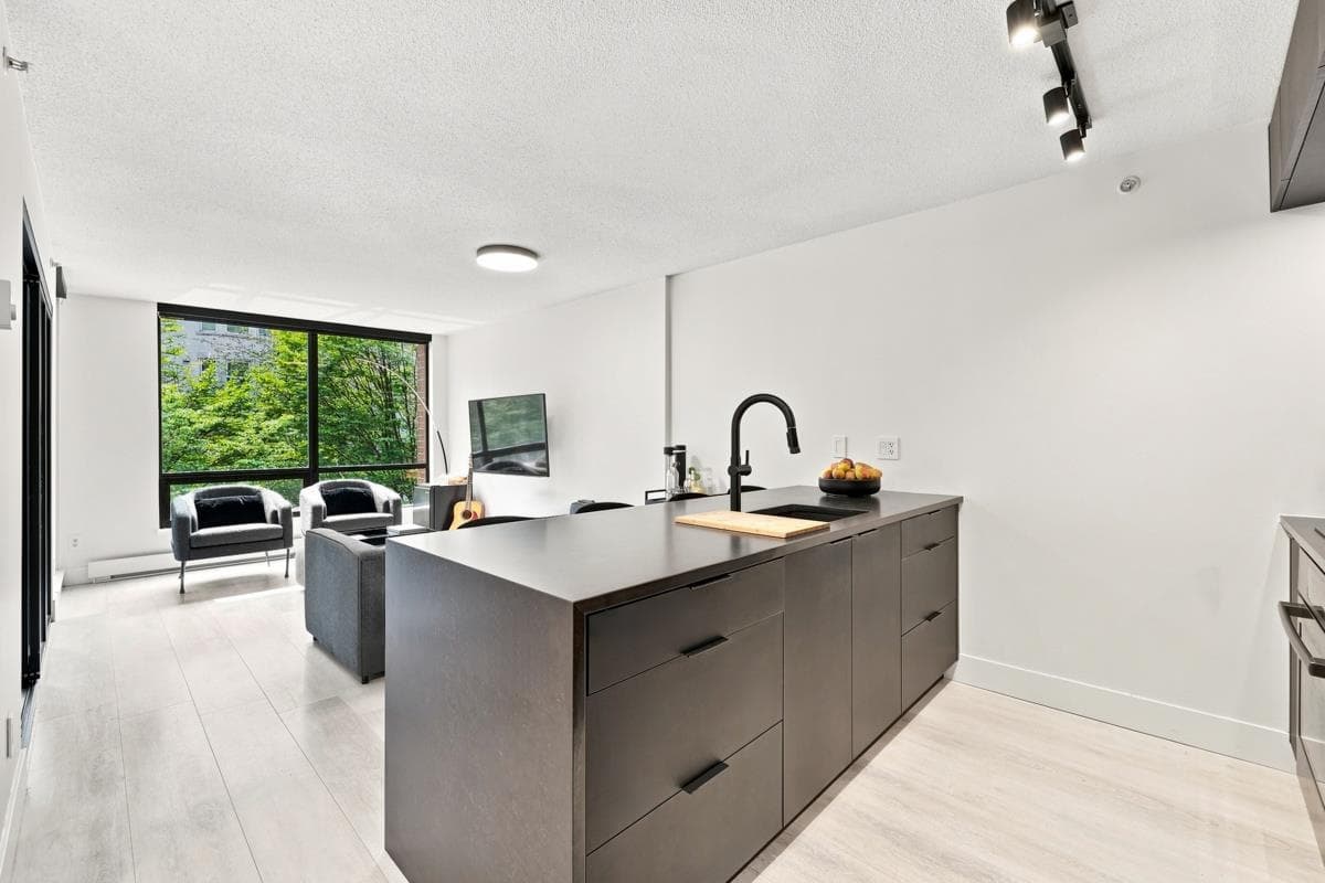 212 - 1082 Seymour Street, Vancouver, V6B 1X9 — photo 1