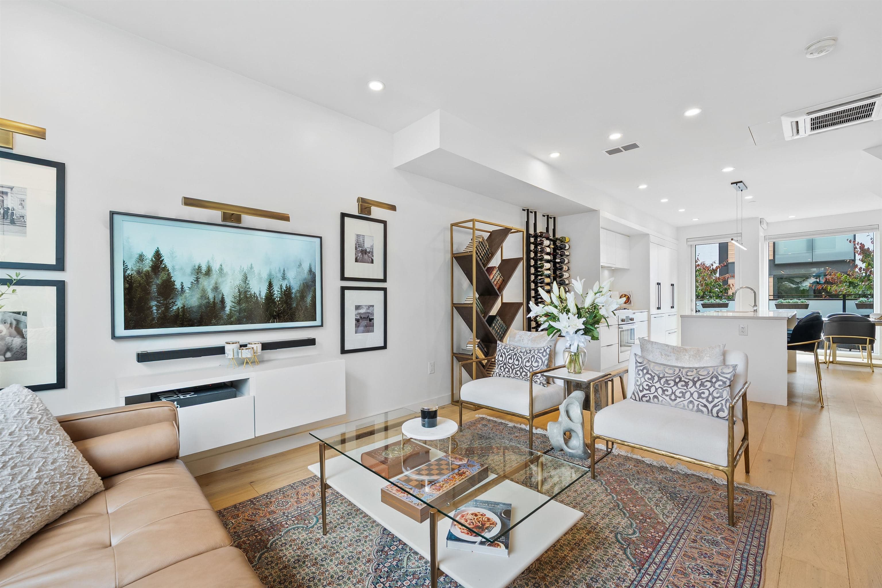 207 - 649 E 3 Street, North Vancouver, V7L 1G6 — photo 2
