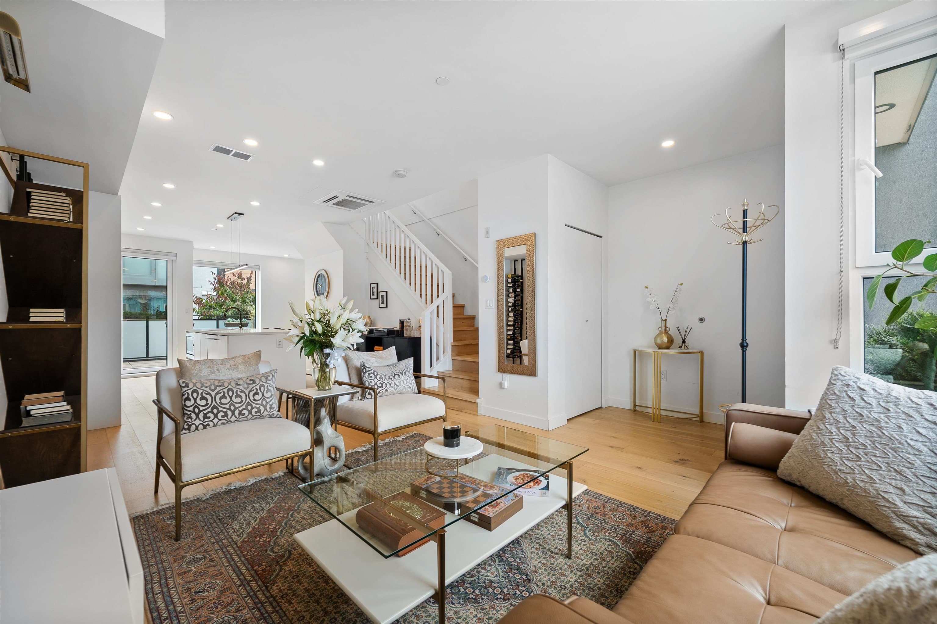 207 - 649 E 3 Street, North Vancouver, V7L 1G6 — photo 4