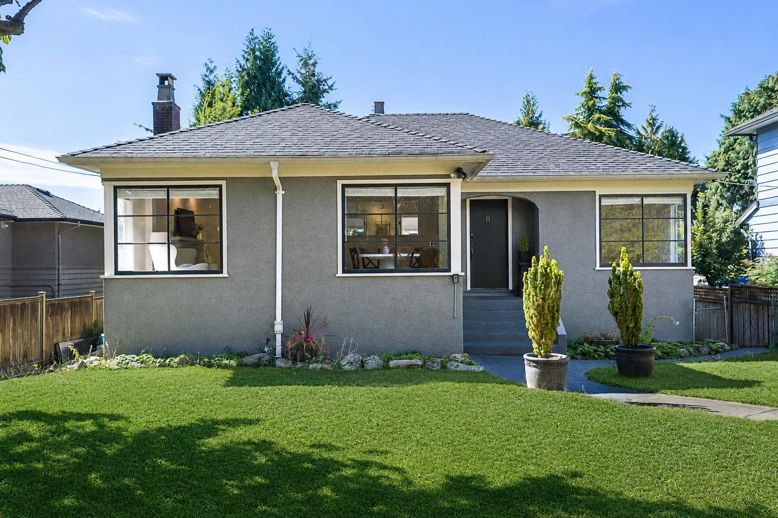 1258 Jefferson Avenue, West Vancouver, V7T 2B1 — photo 1