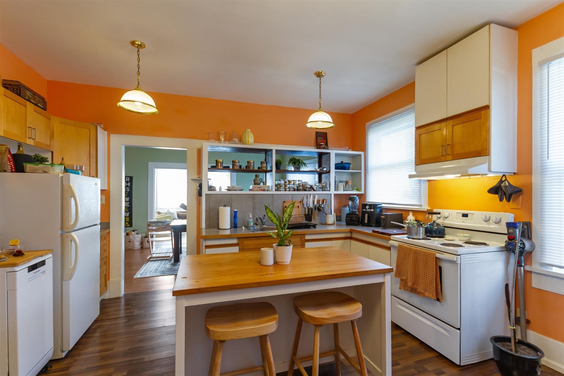 1925 Adanac Street, Vancouver, V5L 2E5 — photo 2