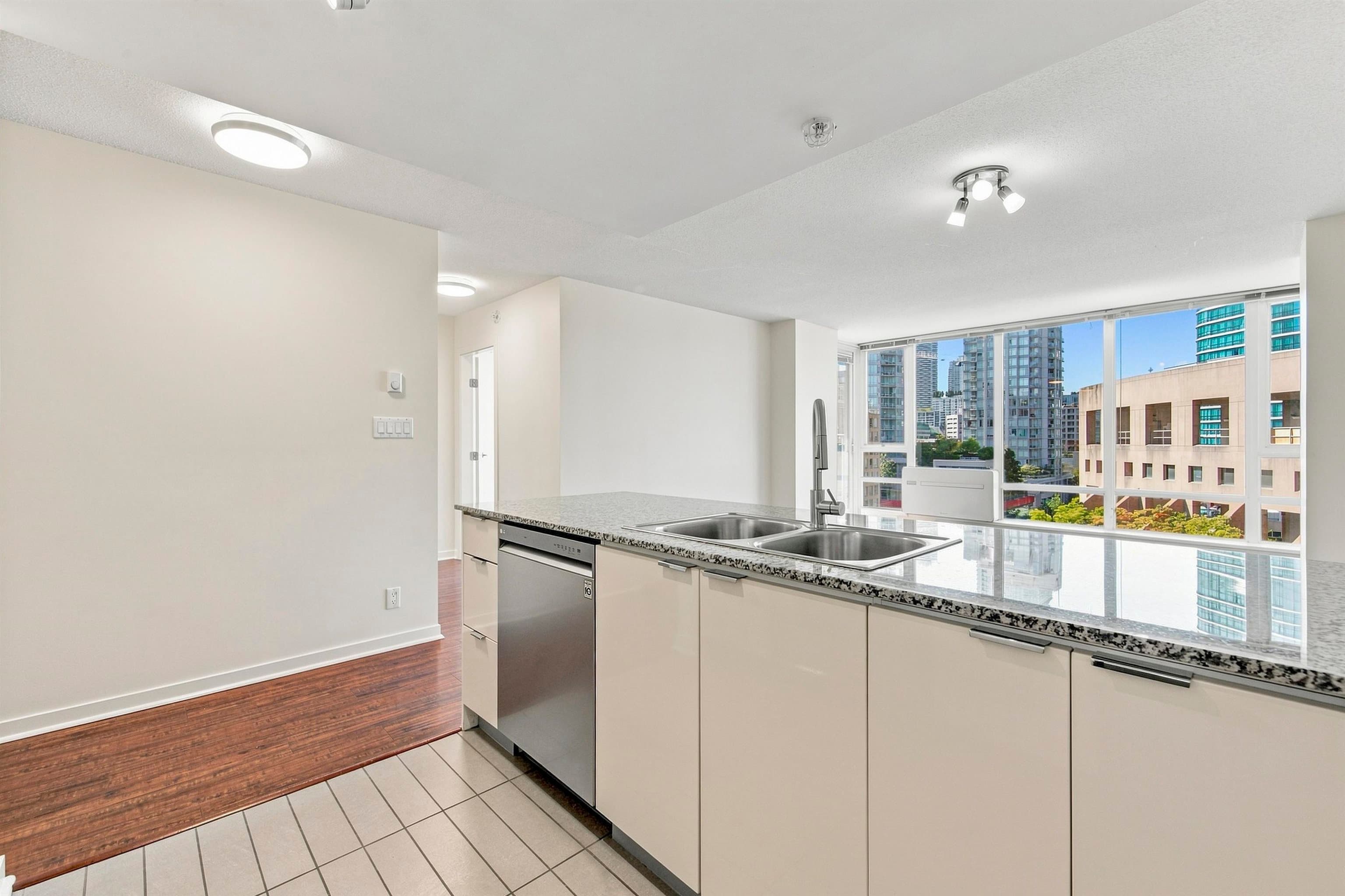 1205 - 788 Hamilton Street, Vancouver, V6B 0E9 — photo 3