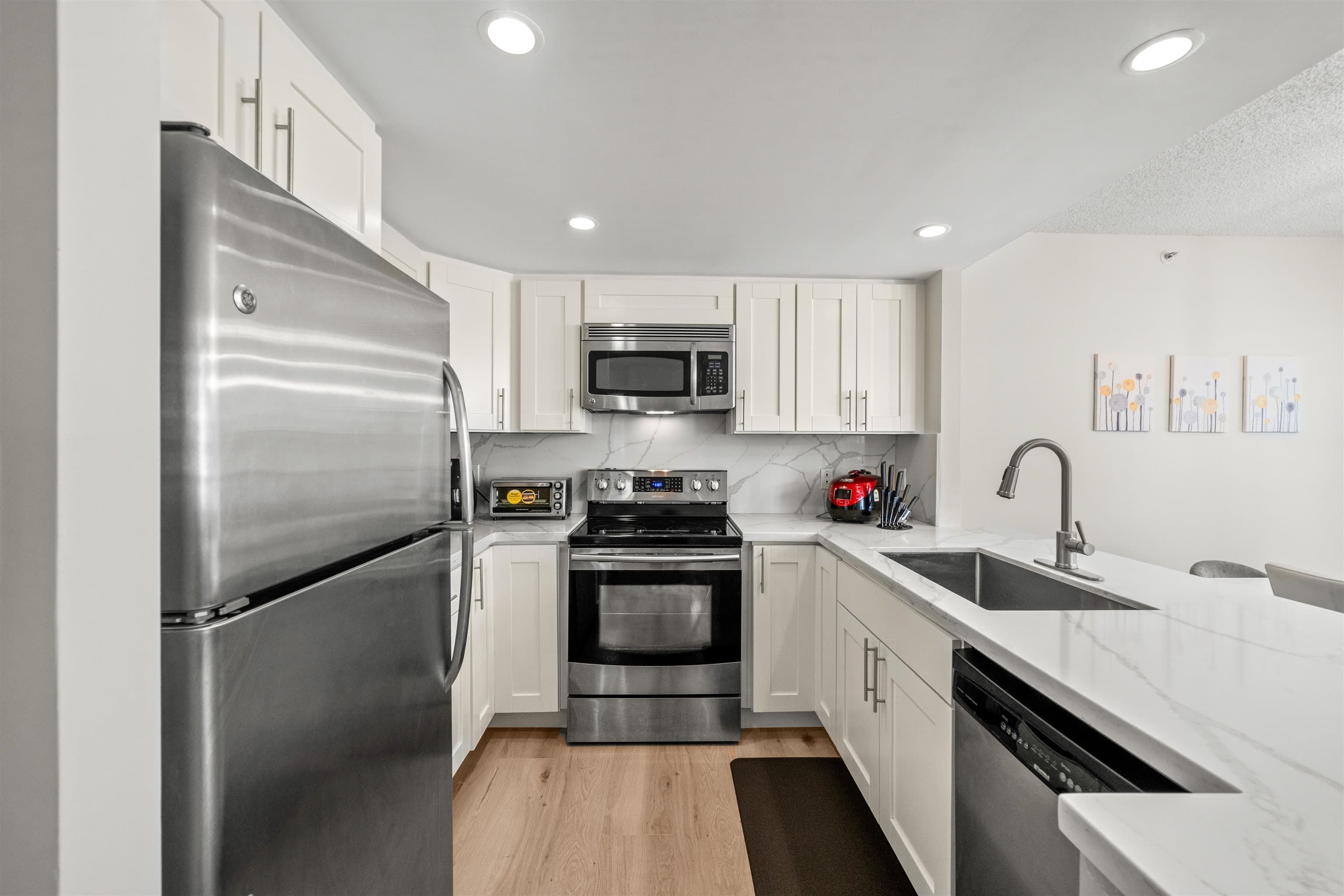 867 Hamilton Street, Vancouver, V6B 2R7 — photo 4