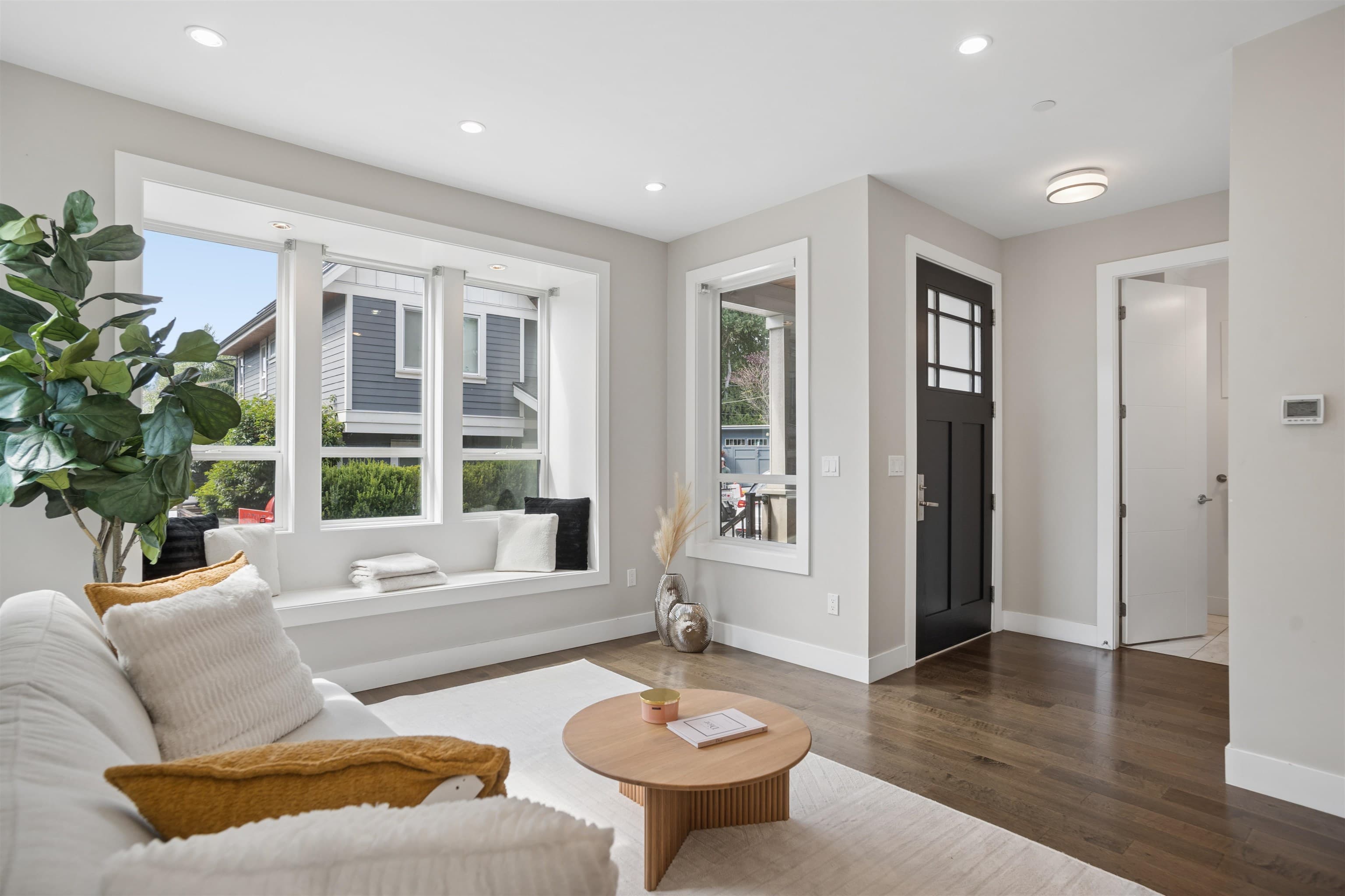 2020 Carson Court, North Vancouver, V7M 0E1 — photo 5