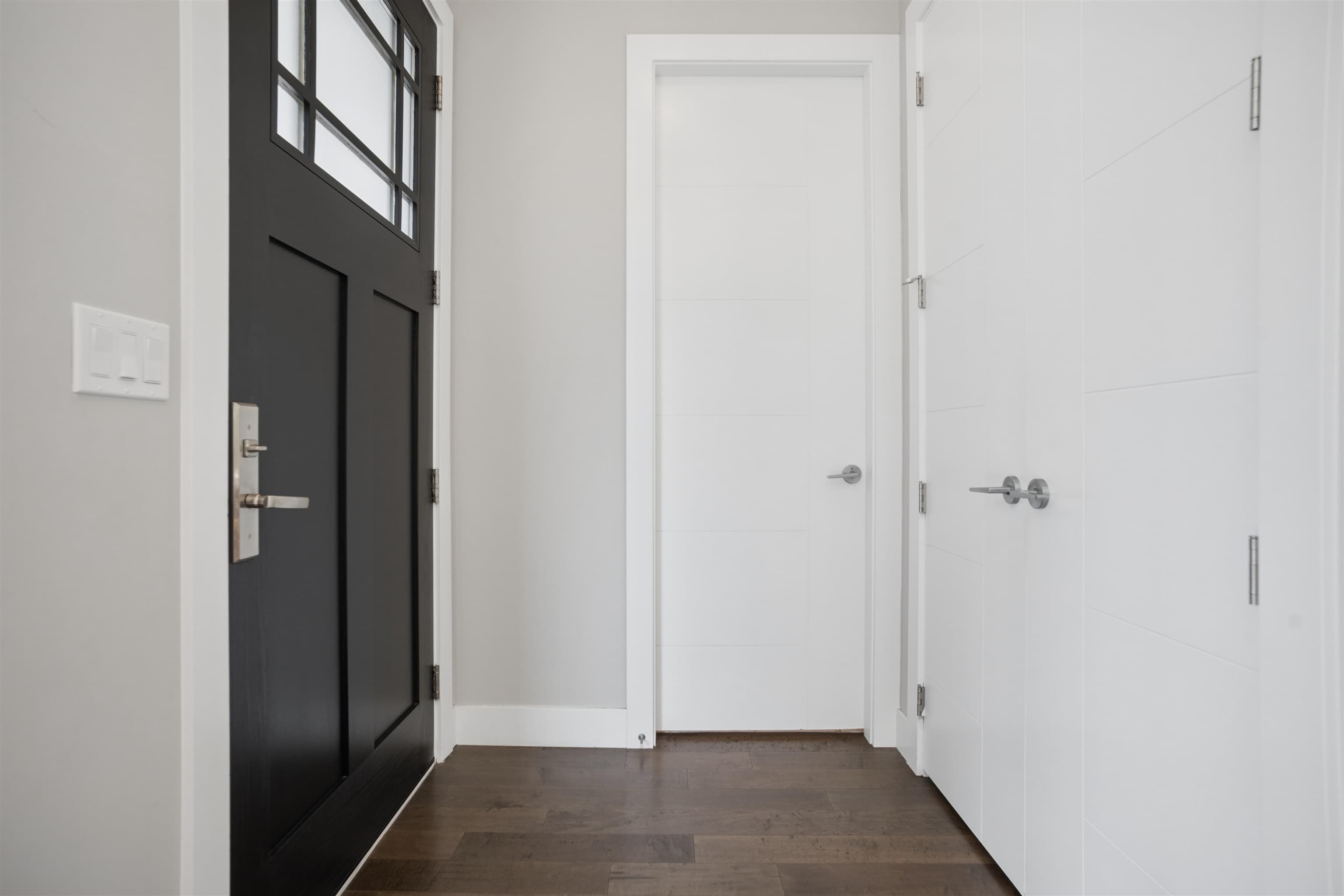 2020 Carson Court, North Vancouver, V7M 0E1 — photo 3