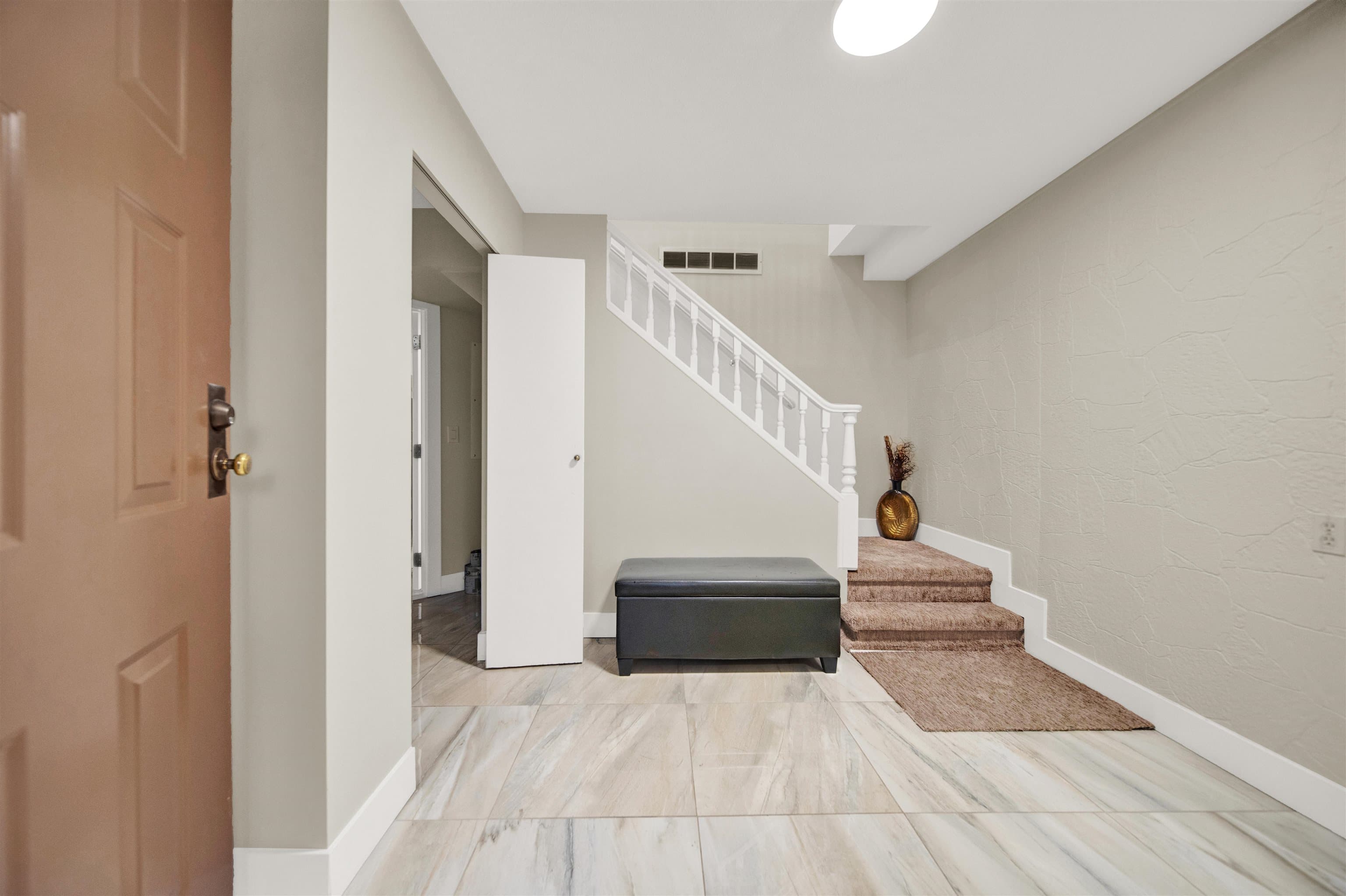 11715 83a Avenue, Delta, V4C 2J9 — photo 3