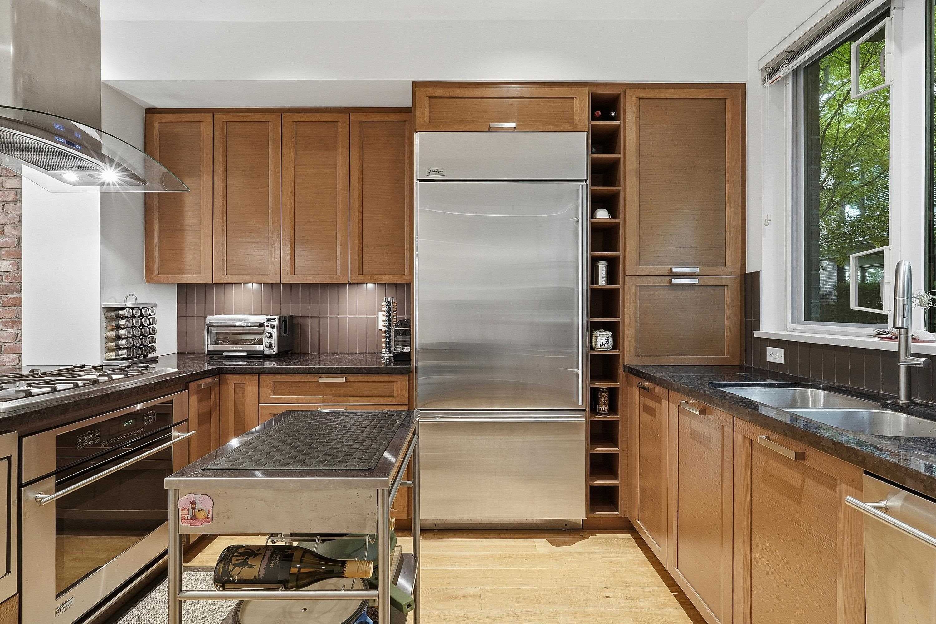 27 - 230 Salter Street, New Westminster, V3M 0G1 — photo 3