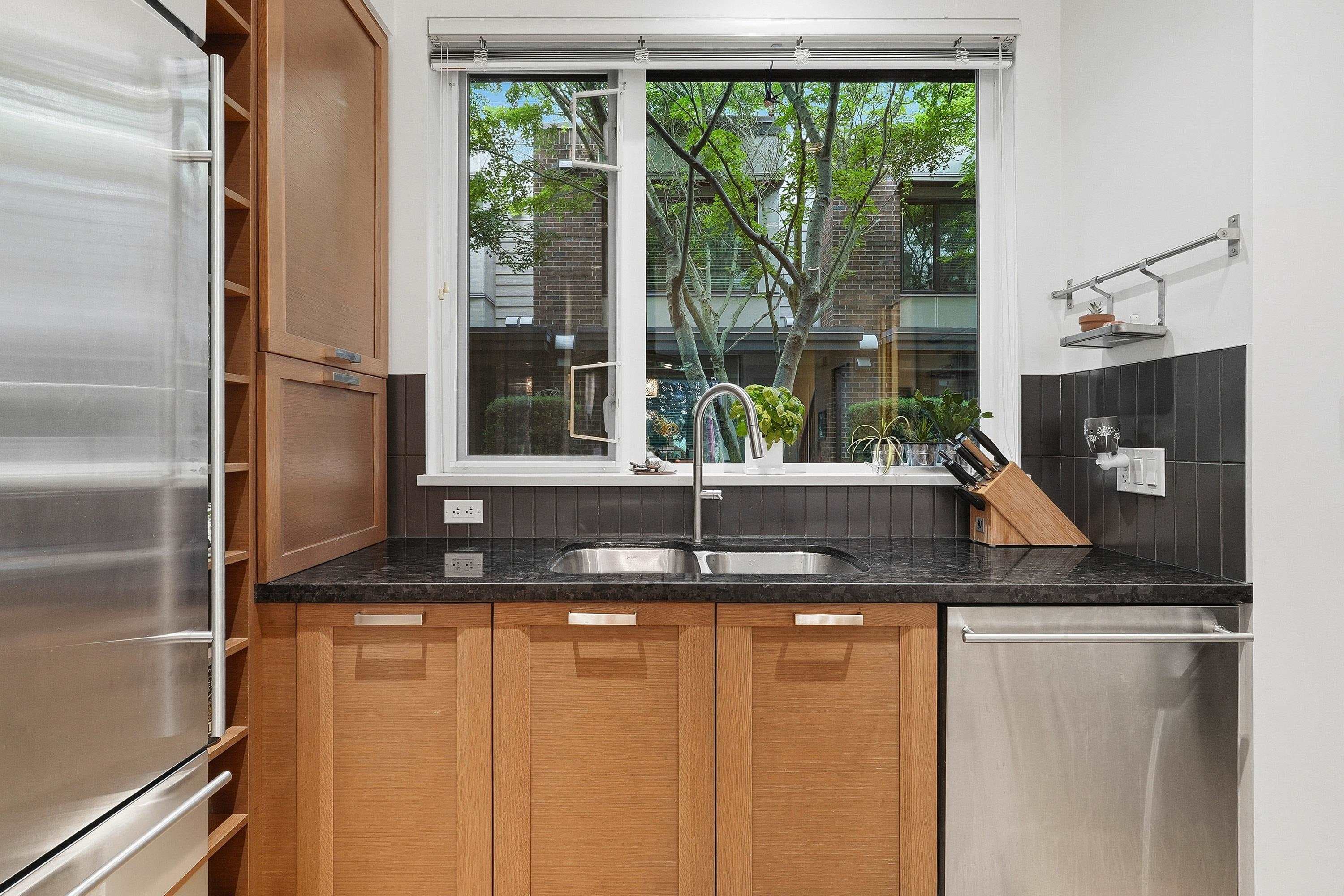 27 - 230 Salter Street, New Westminster, V3M 0G1 — photo 5