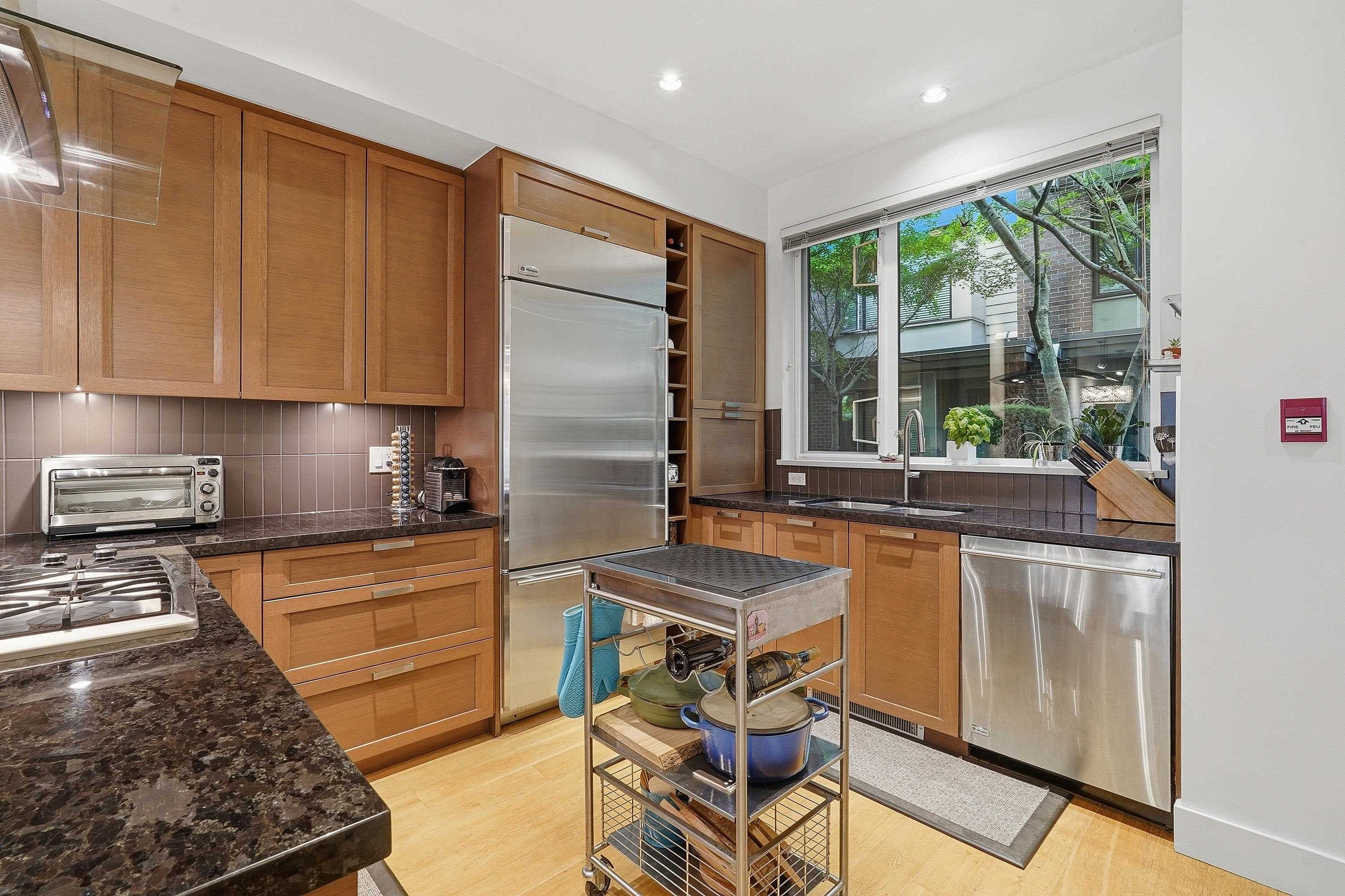 27 - 230 Salter Street, New Westminster, V3M 0G1 — photo 4