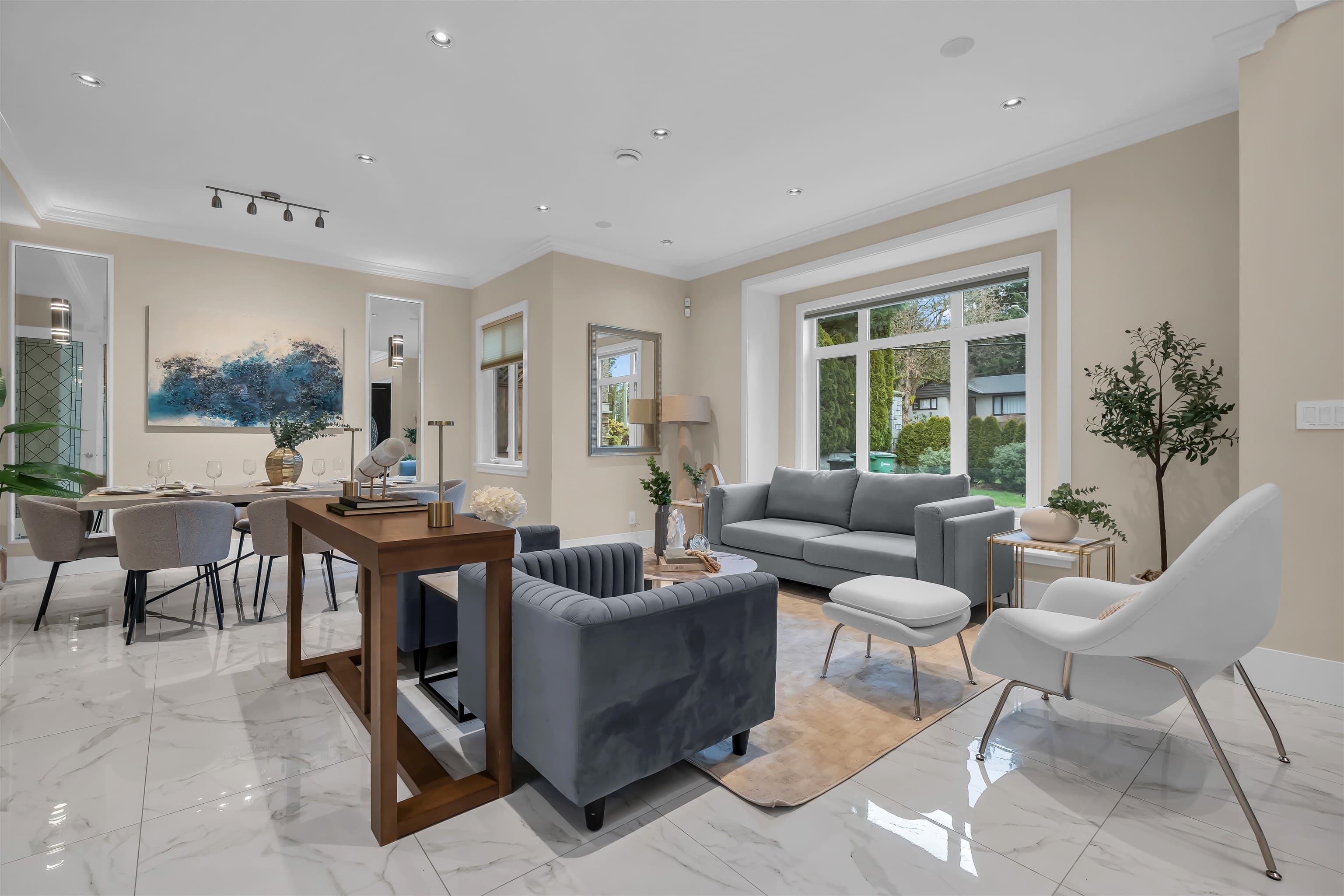8168 Hunter Street, Burnaby, V5A 2B9 — photo 3