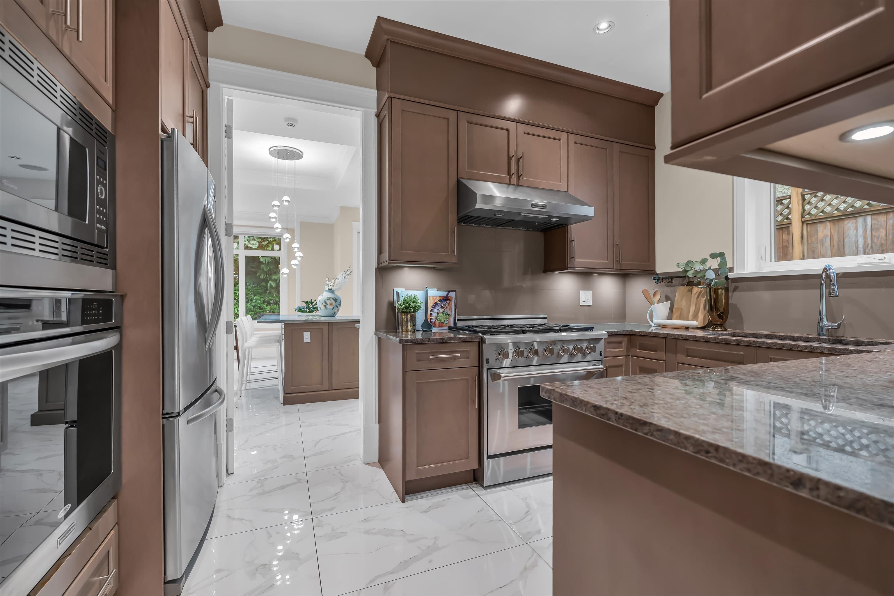 8168 Hunter Street, Burnaby, V5A 2B9 — photo 4