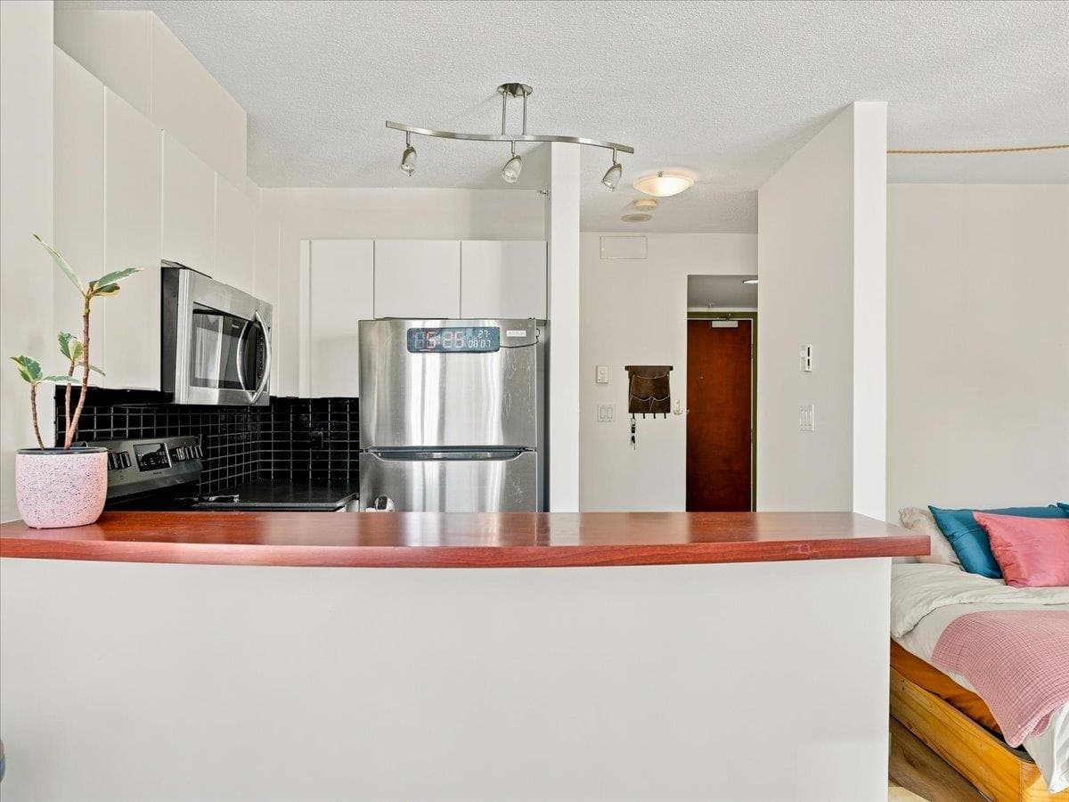 1507 - 1003 Pacific Street, Vancouver, V6E 4P2 — photo 2