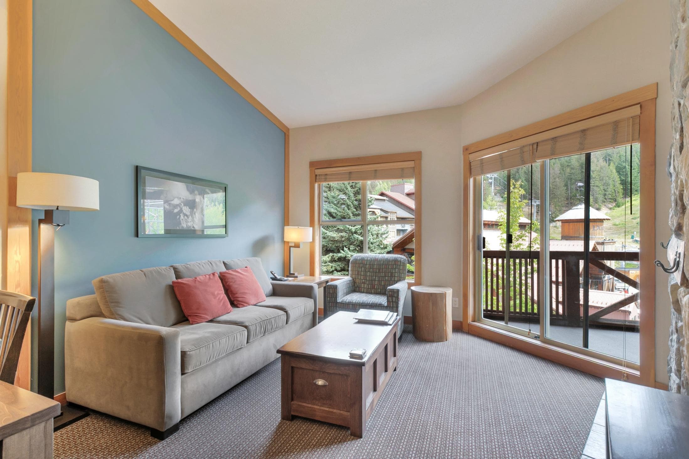 403 - 2036 London Lane, Whistler, V8E 0N7 — photo 3