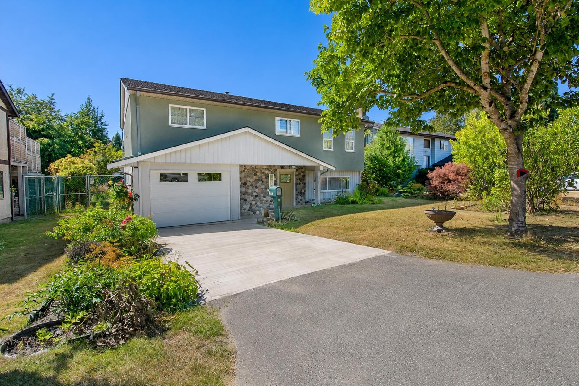 5903 184 Street, Surrey, V3S 4N2 — photo 2
