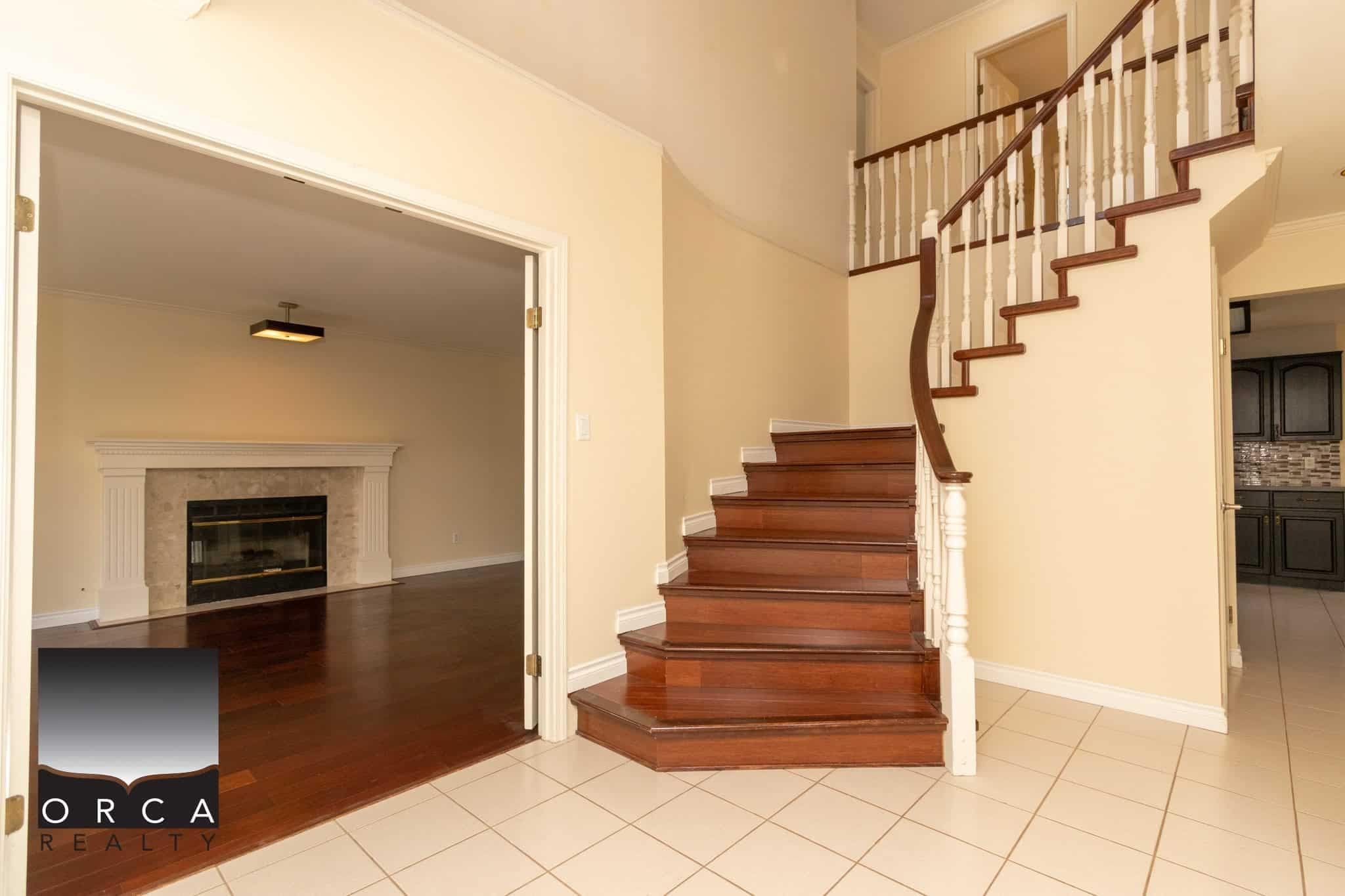 3015 Griffin Place, North Vancouver, V7R 4W9 — photo 2