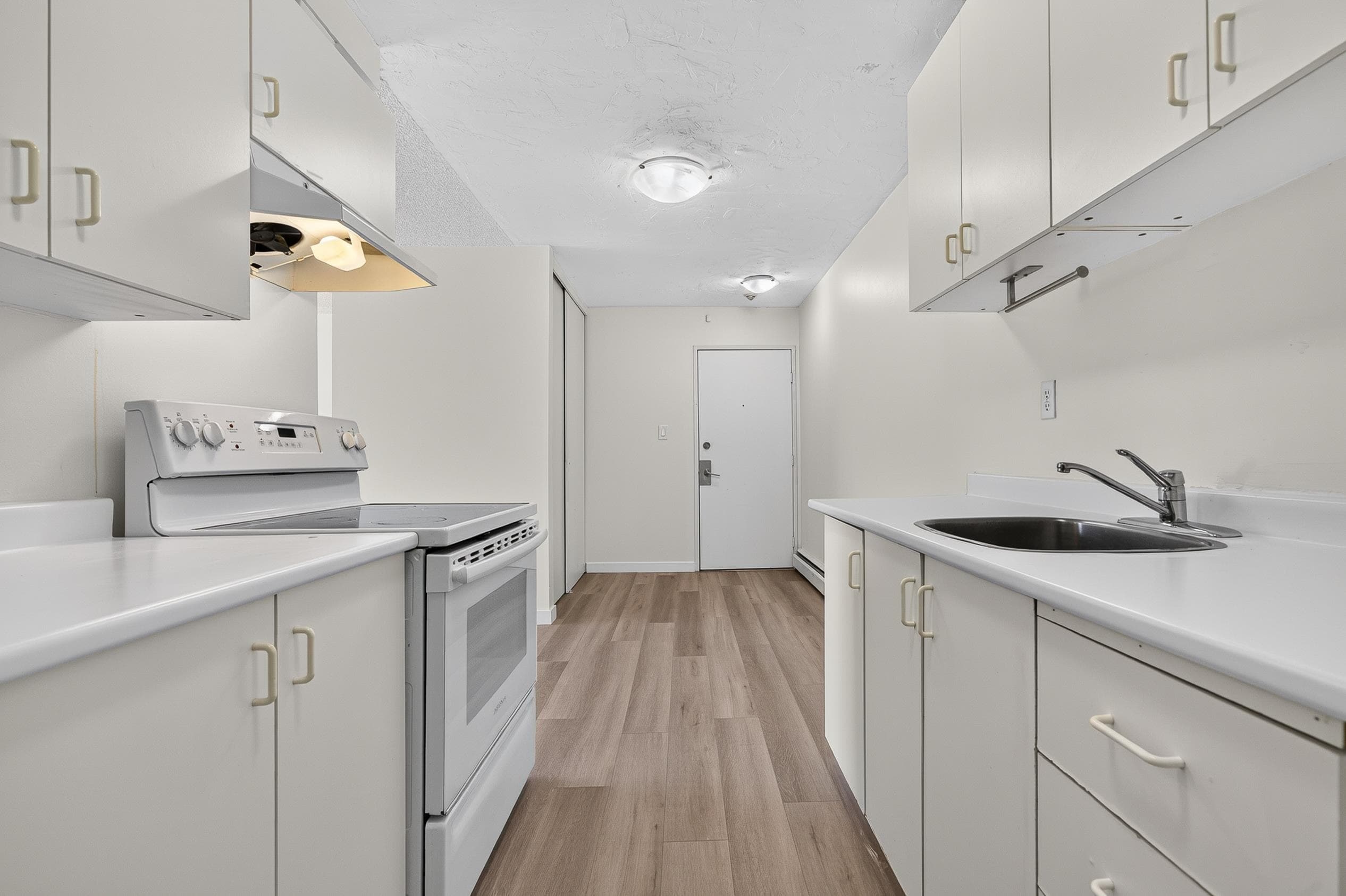 203 - 7220 Lindsay Road, Richmond, V7C 3M6 — photo 2