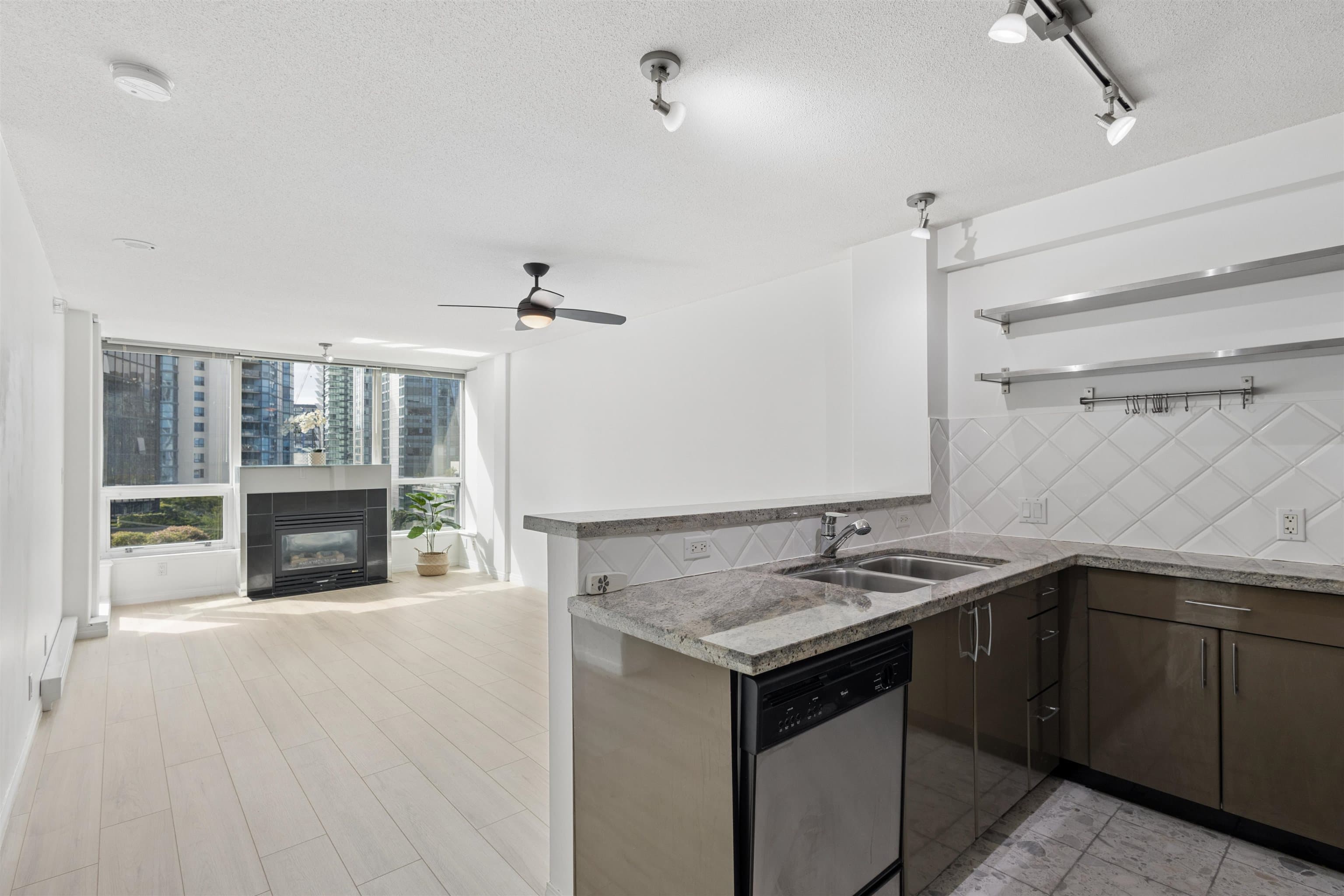 903 - 1328 W Pender Street, Vancouver, V6E 4T1 — photo 3