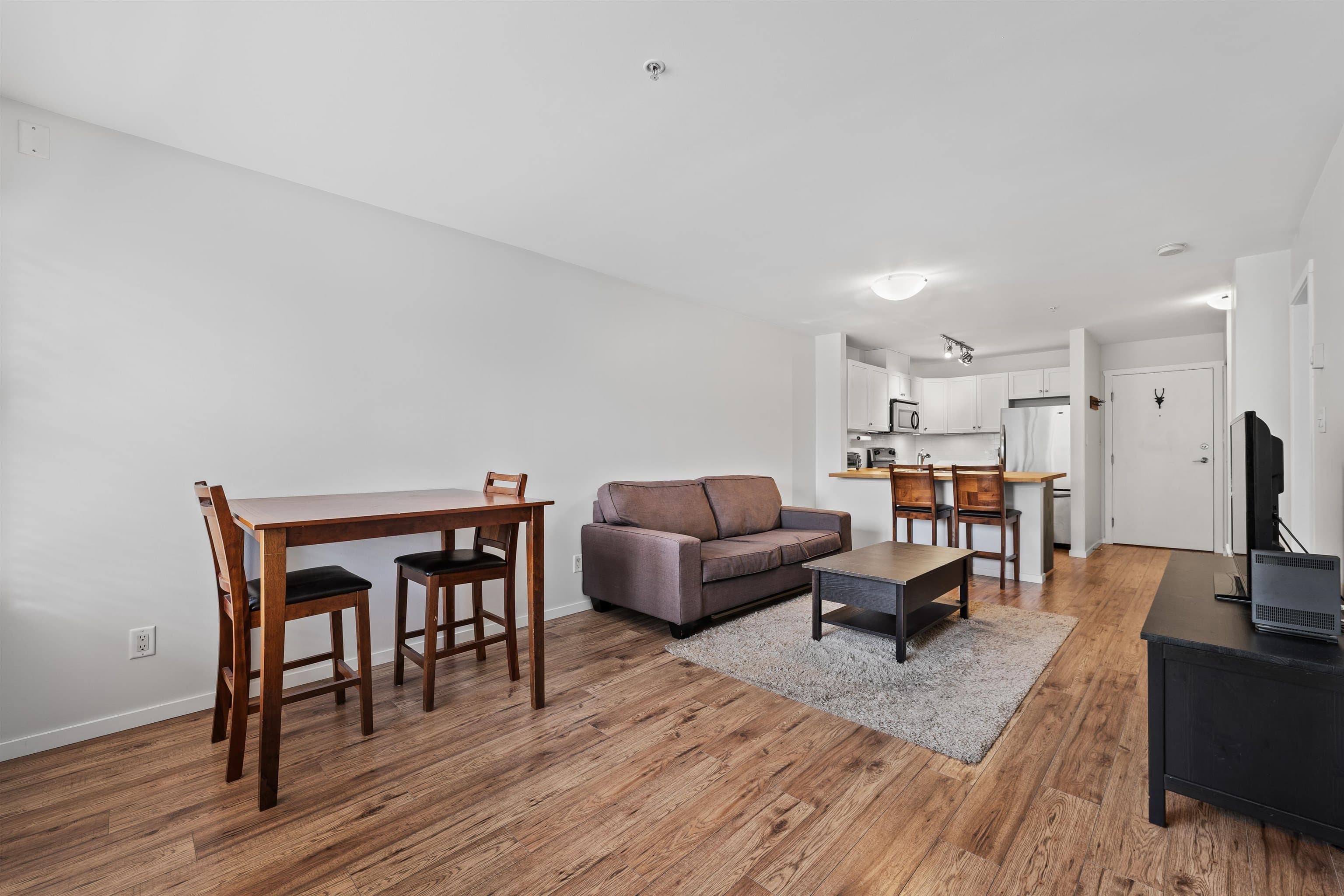 312 - 315 Knox Street, New Westminster, V3L 0B5 — photo 1