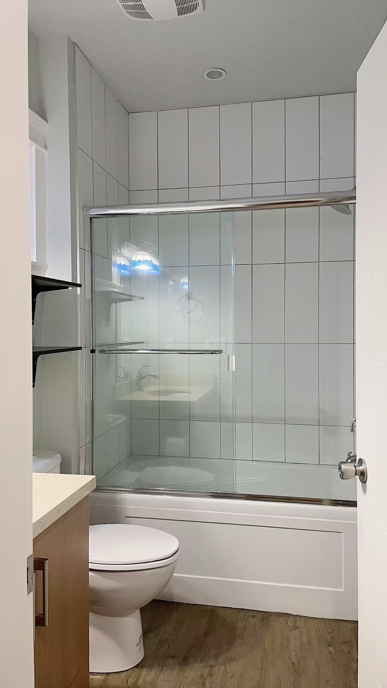 ensuite - 5335 Irving Street Street, Burnaby, V5H 1V1 — photo 4