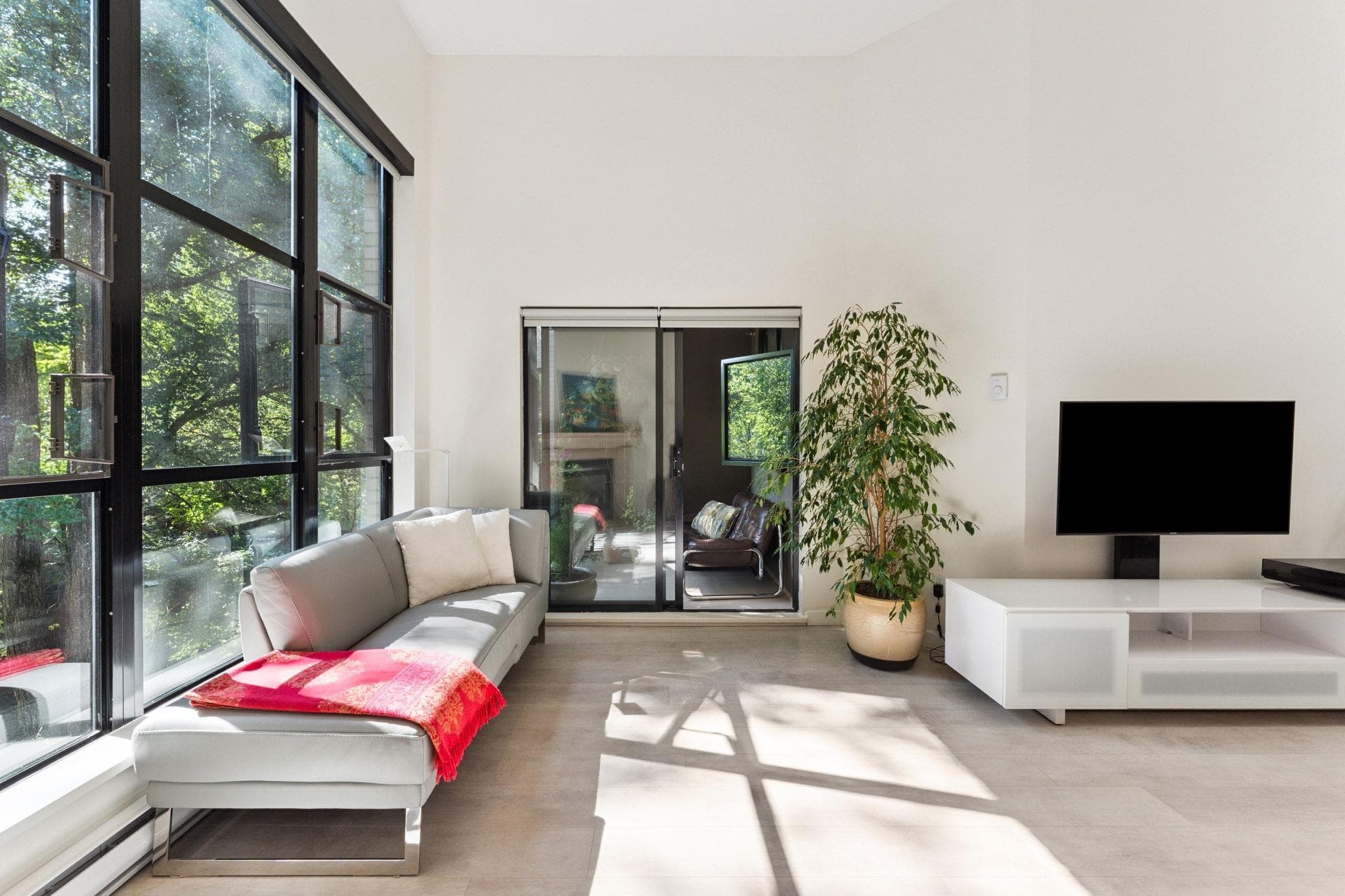 411 - 2181 W 10th Avenue, Vancouver, V6K 2H7 — photo 1
