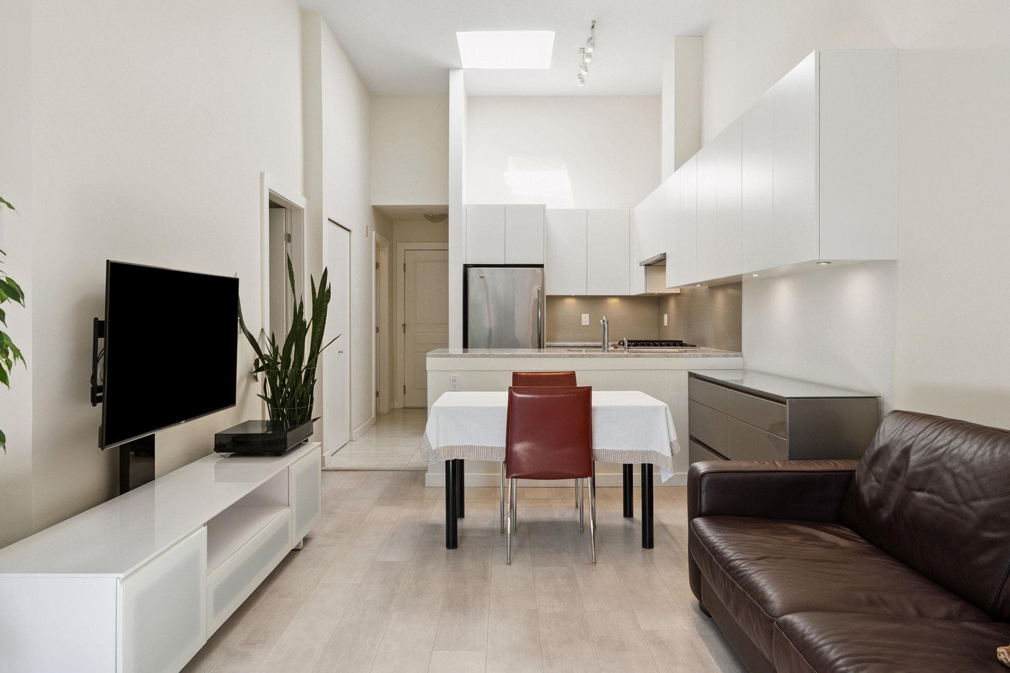 411 - 2181 W 10th Avenue, Vancouver, V6K 2H7 — photo 4