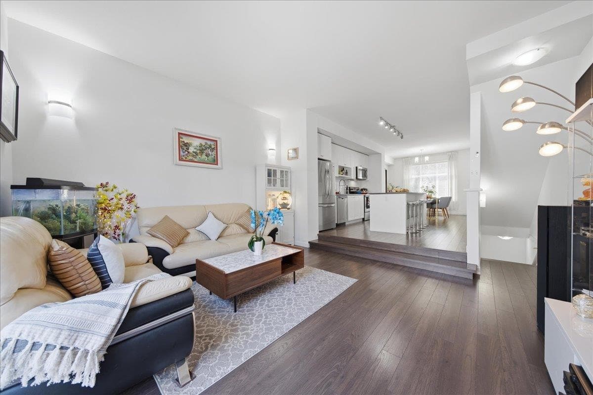 53 - 8130 136a Street, Surrey, V3W 1H9 — photo 4