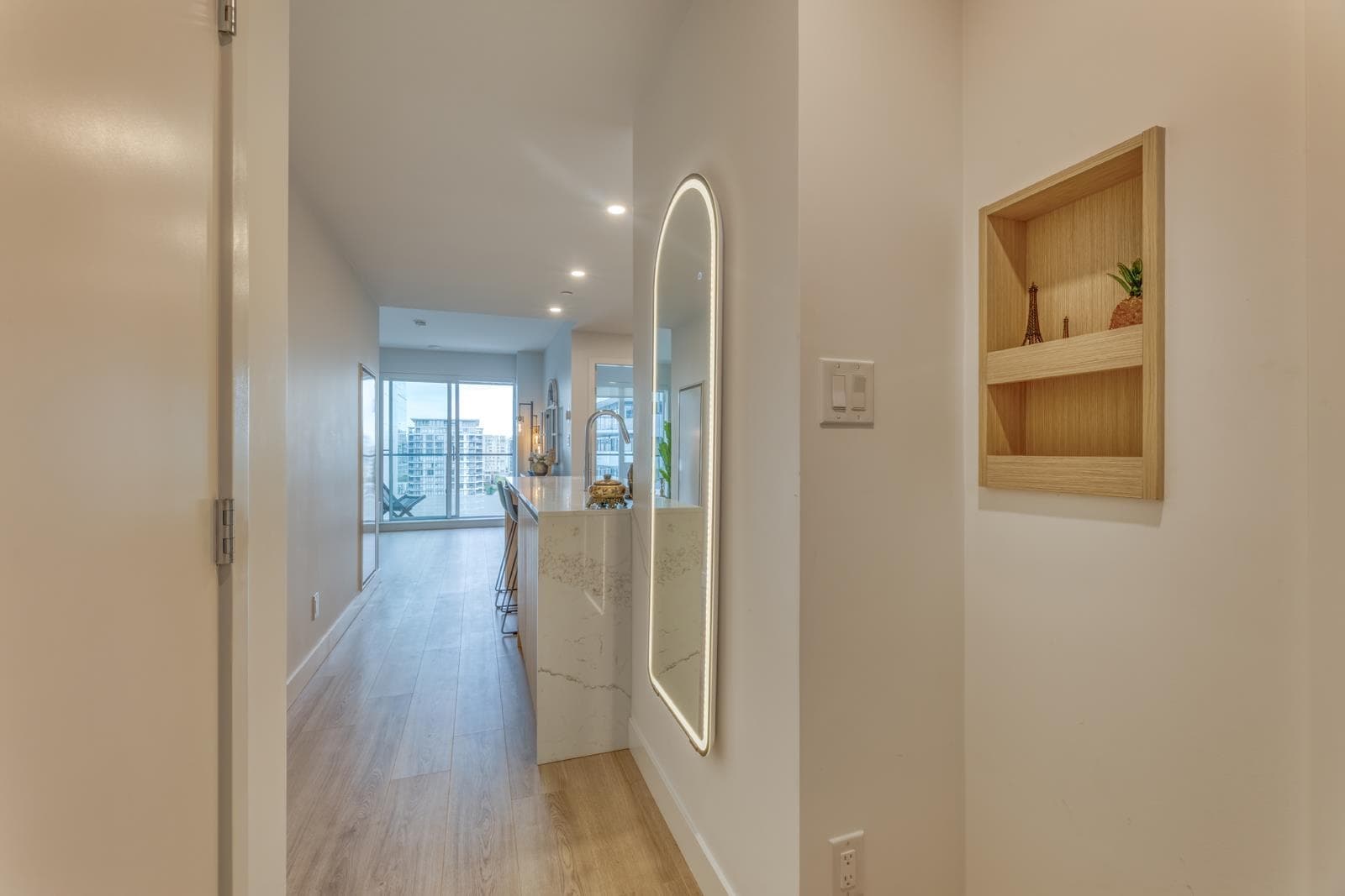 1207 - 5593 No. 3 Road, Richmond, V6X 0X6 — photo 3