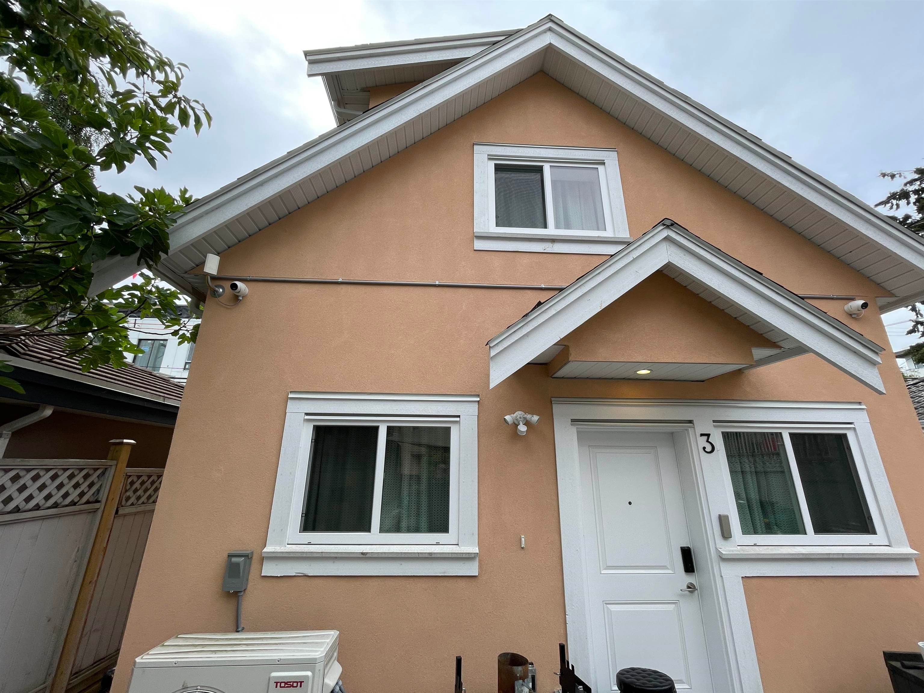 Laneway - 276 W 48th Avenue, Vancouver