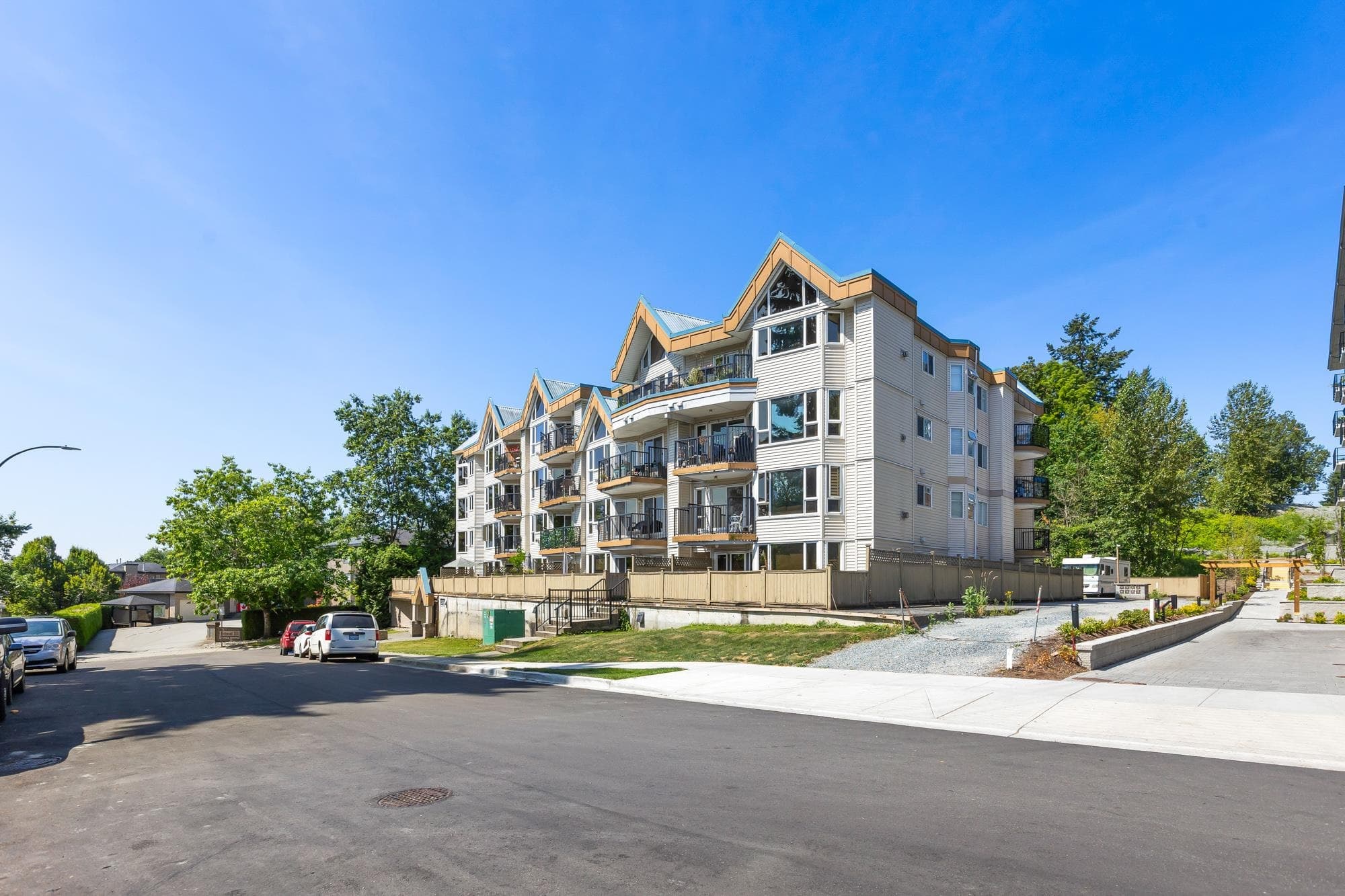 207 - 11595 Fraser Street, Maple Ridge, V2X 0X7 — photo 2