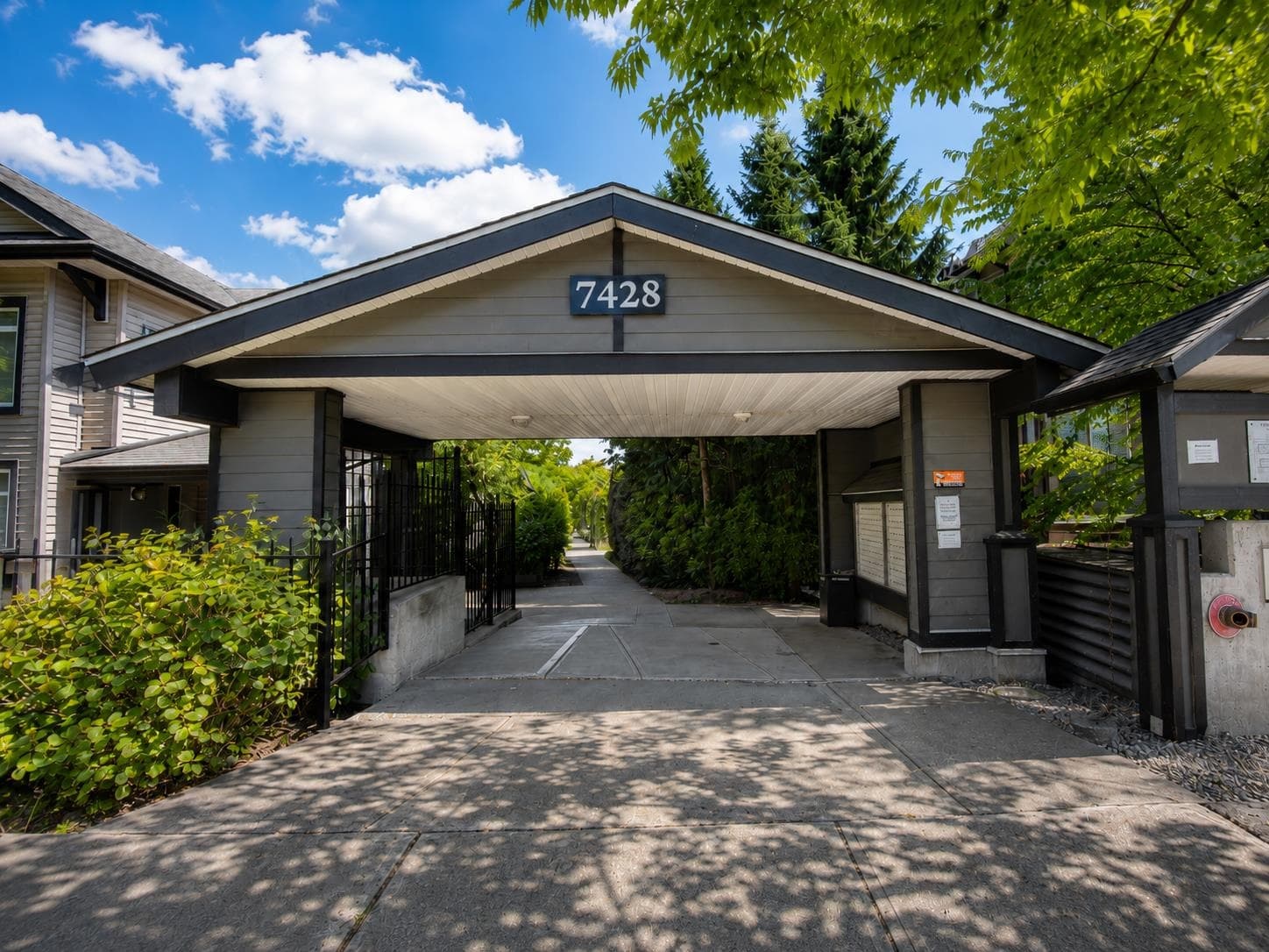 37 - 7428 14th Avenue, Burnaby, V3N 0C2 — photo 3