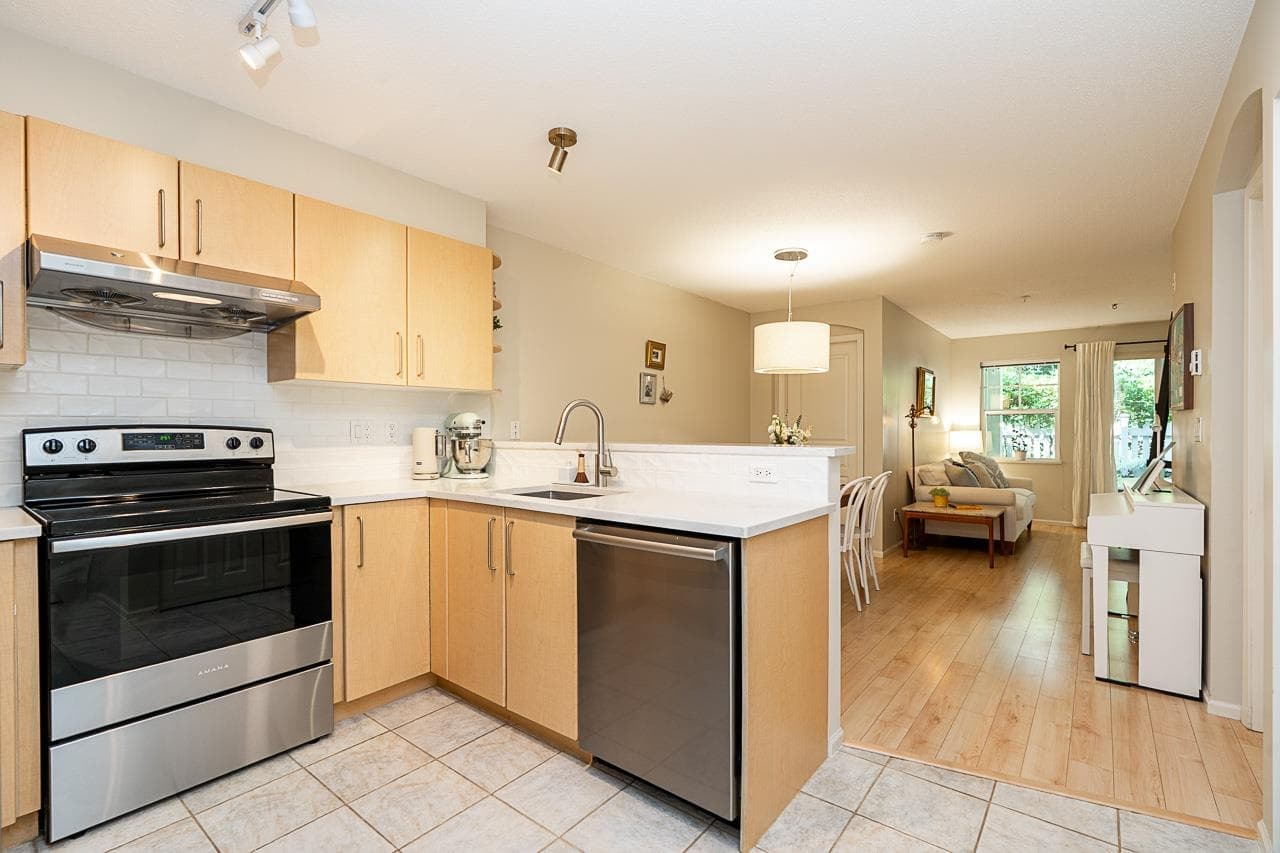111 - 7330 Salisbury Avenue, Burnaby, V5E 4N8 — photo 3