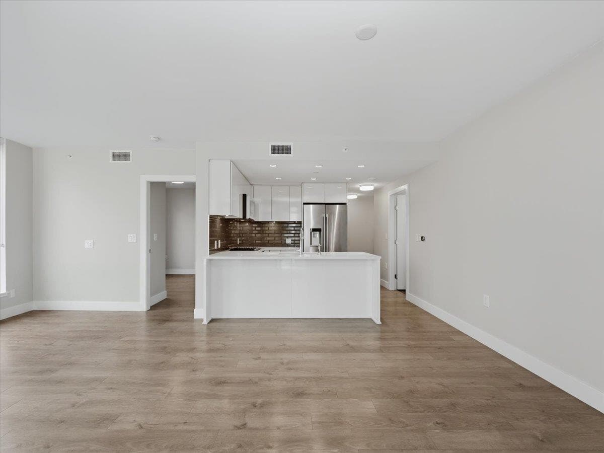 302 - 8533 River District Crossing, Vancouver, V5S 0C8 — photo 3