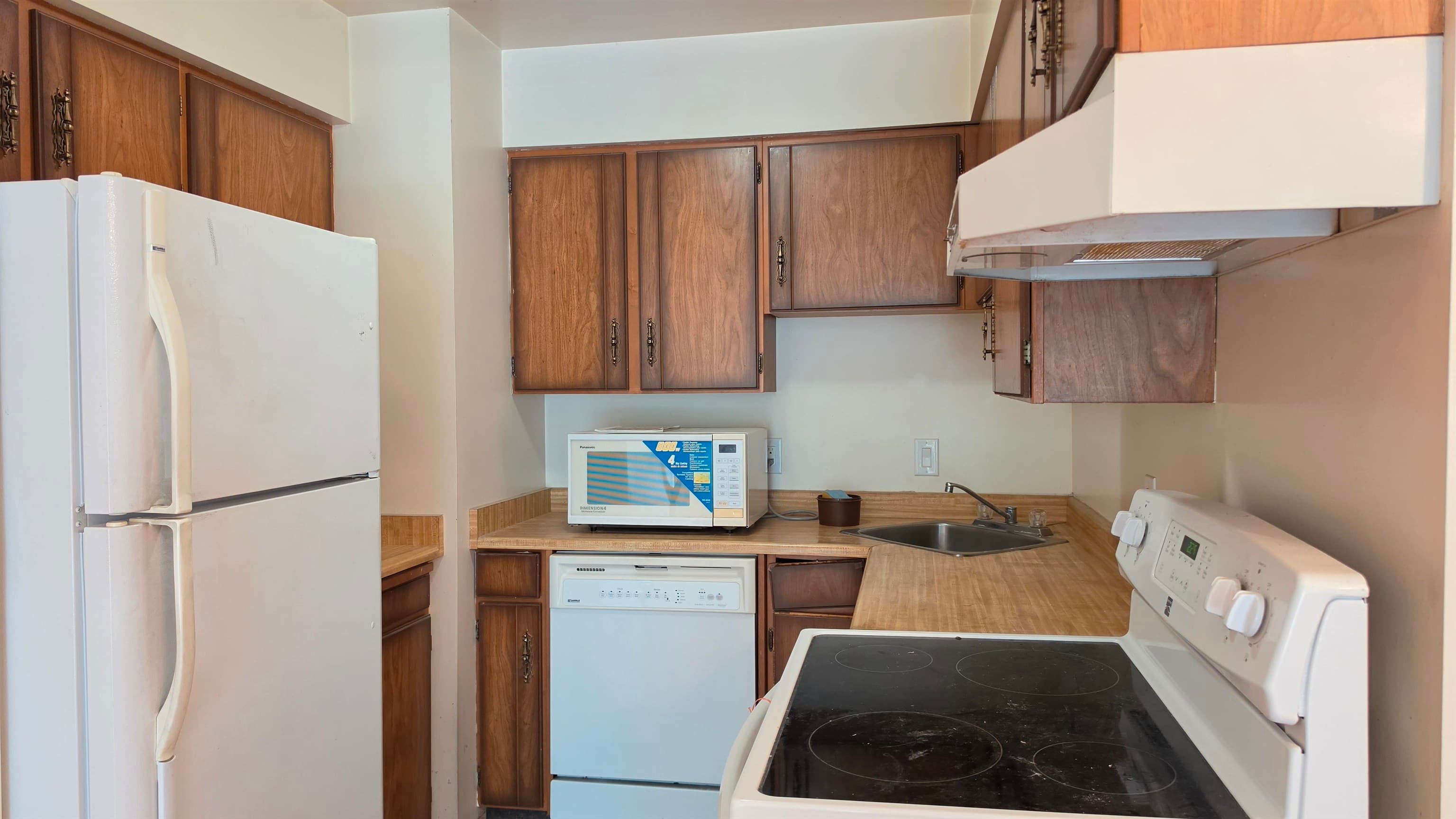406 - 1717 Haro Street, Vancouver, V6G 1H1 — photo 5