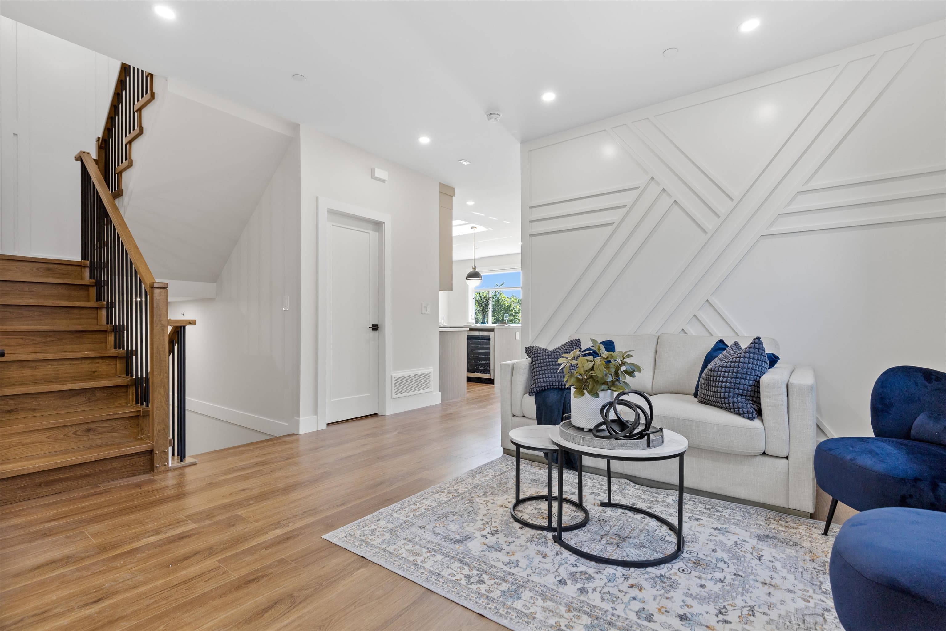 B - 7531 Dunsmuir Street, Mission, V2V 4B5 — photo 2