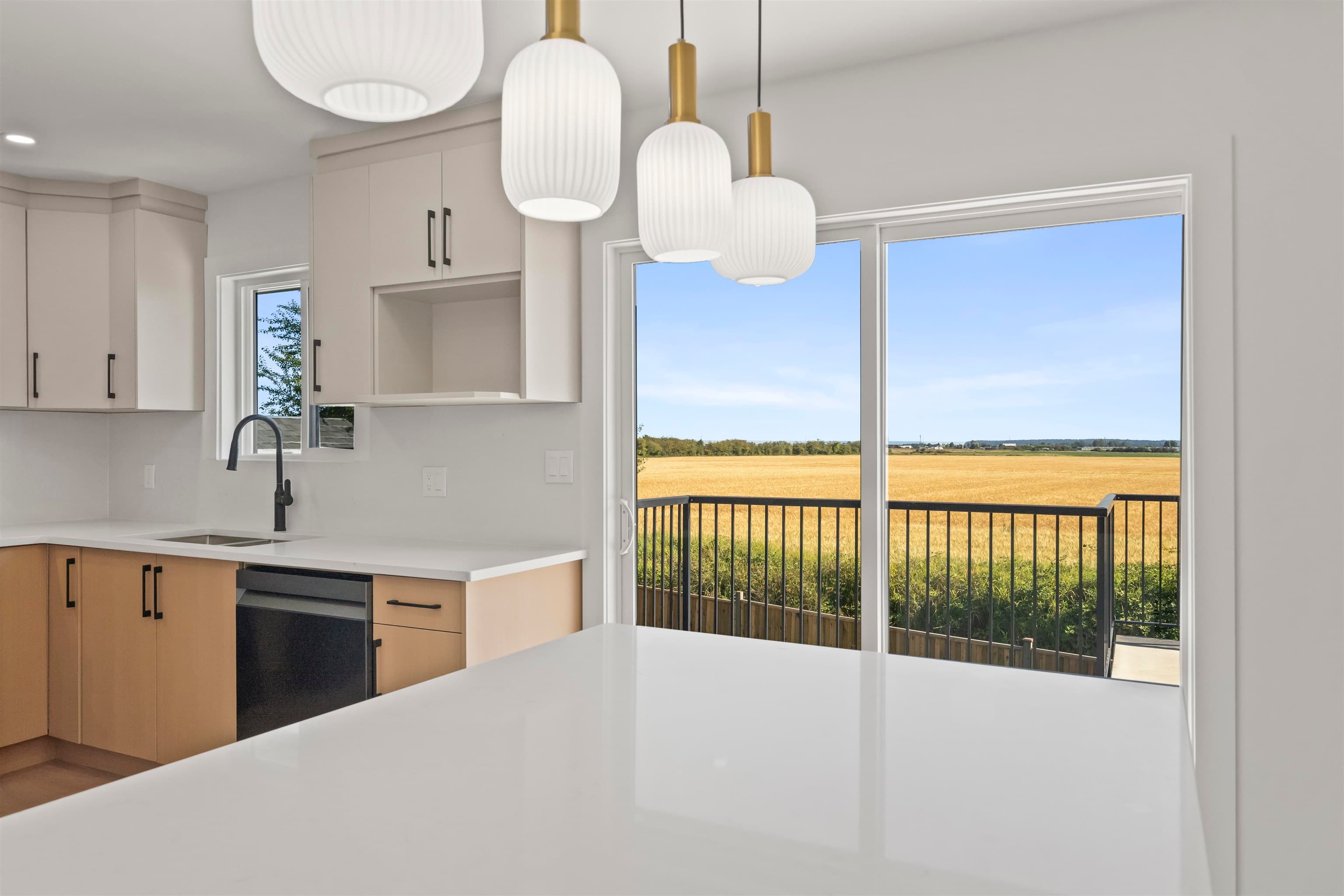 5548 44 Avenue, Delta, V4K 1E1 — photo 1