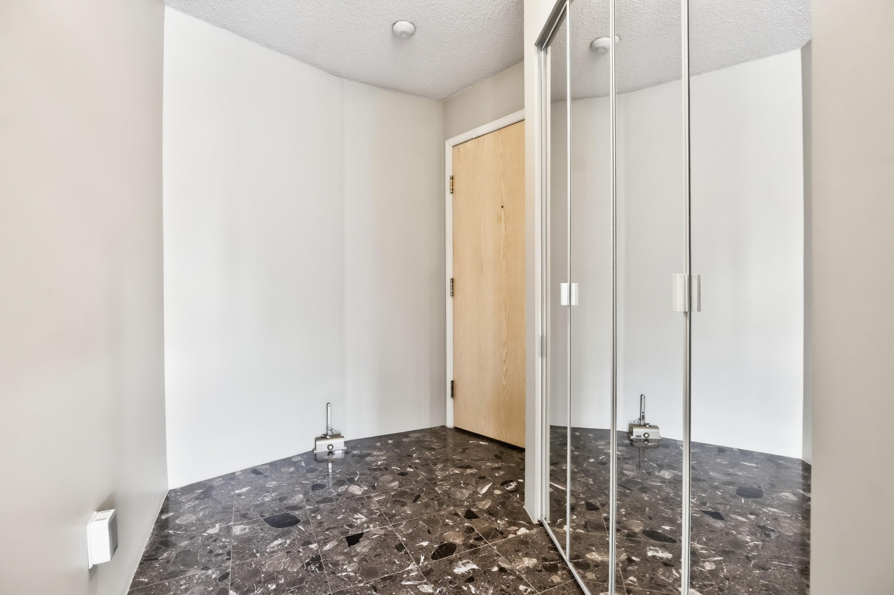 1802 - 8 Laguna Court, New Westminster, V3M 6M6 — photo 4