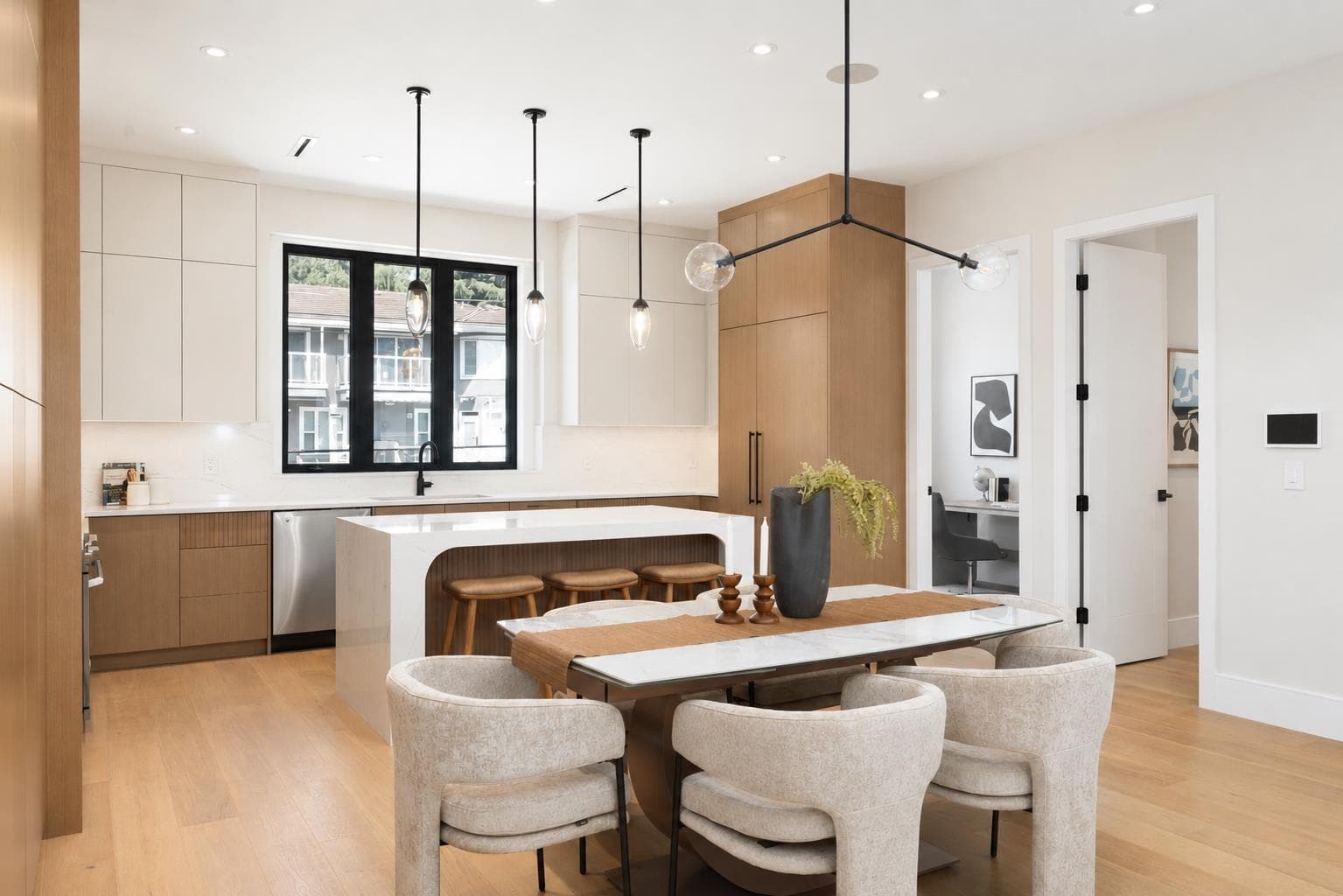 4 - 3874 Winlake Crescent, Burnaby, V5A 2G5 — photo 1