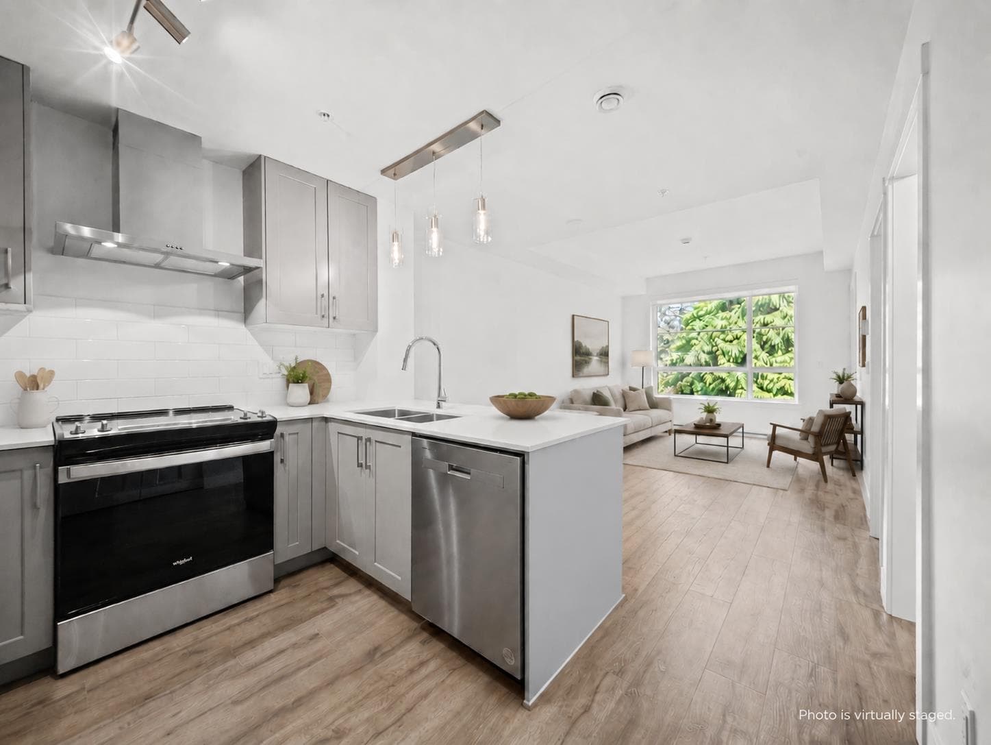306 - 6338 King George Boulevard, Surrey, V3X 1E9 — photo 3