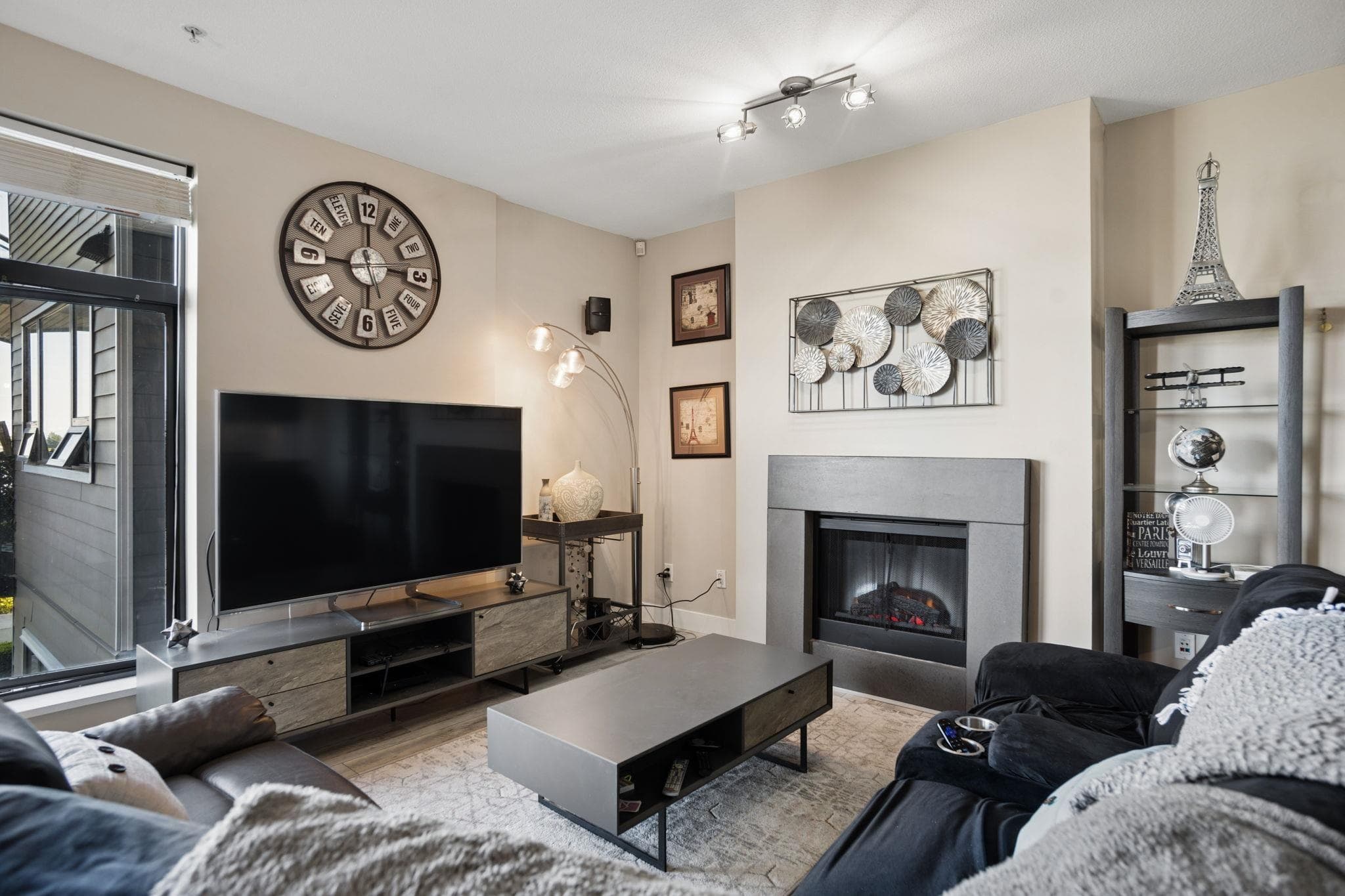 201 - 14300 Riverport Way, Richmond, V6W 0A4 — photo 2