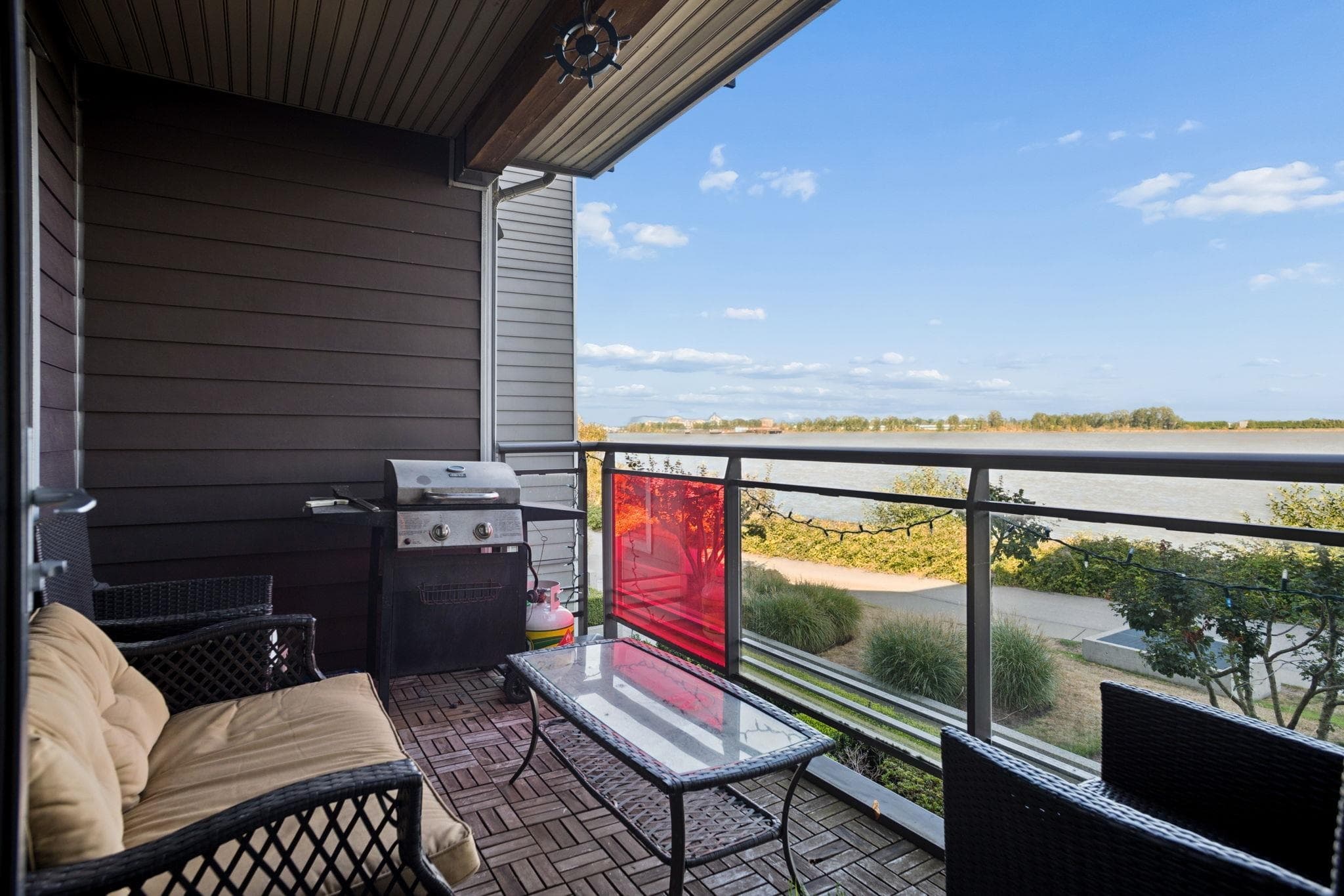 201 - 14300 Riverport Way, Richmond, V6W 0A4 — photo 1