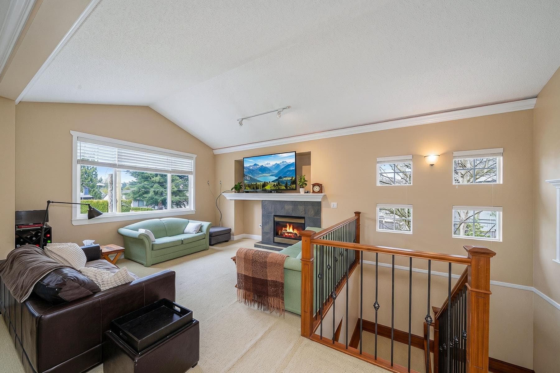 735 Schoolhouse Street, Coquitlam, V3J 5S1 — photo 2