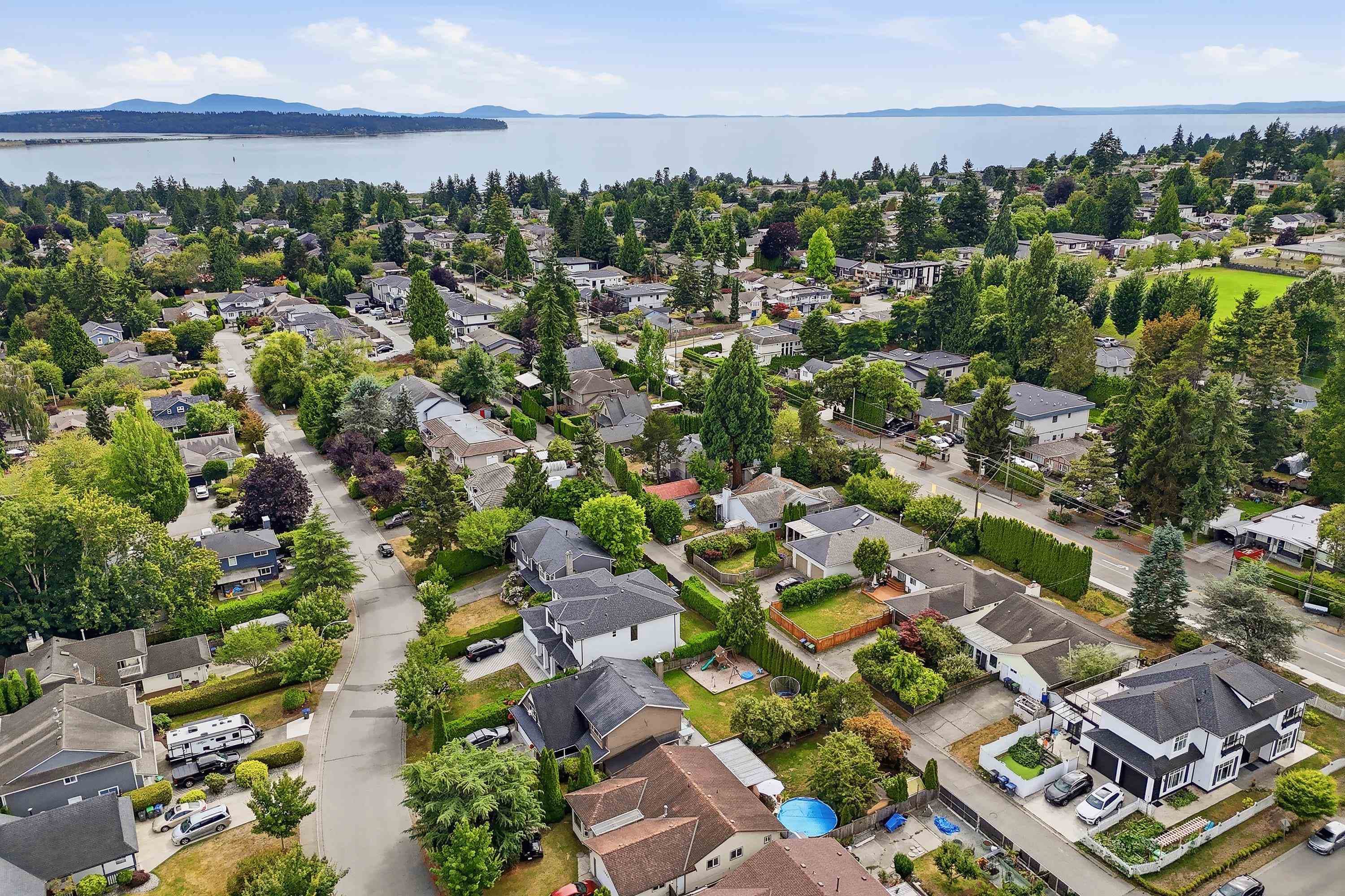 1364 160 Street, Surrey, V4A 4W8 — photo 2