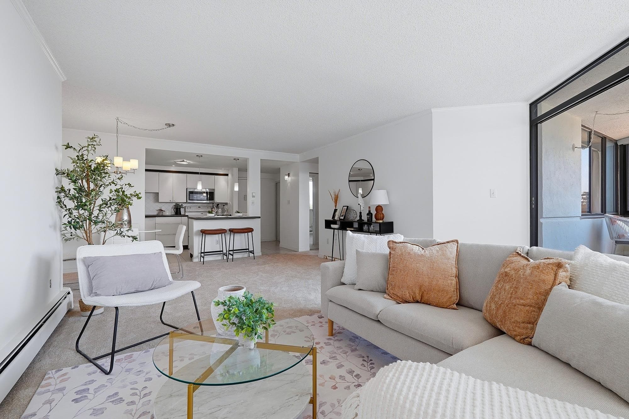 303 - 1480 Foster Street, White Rock, V4B 3X7 — photo 1